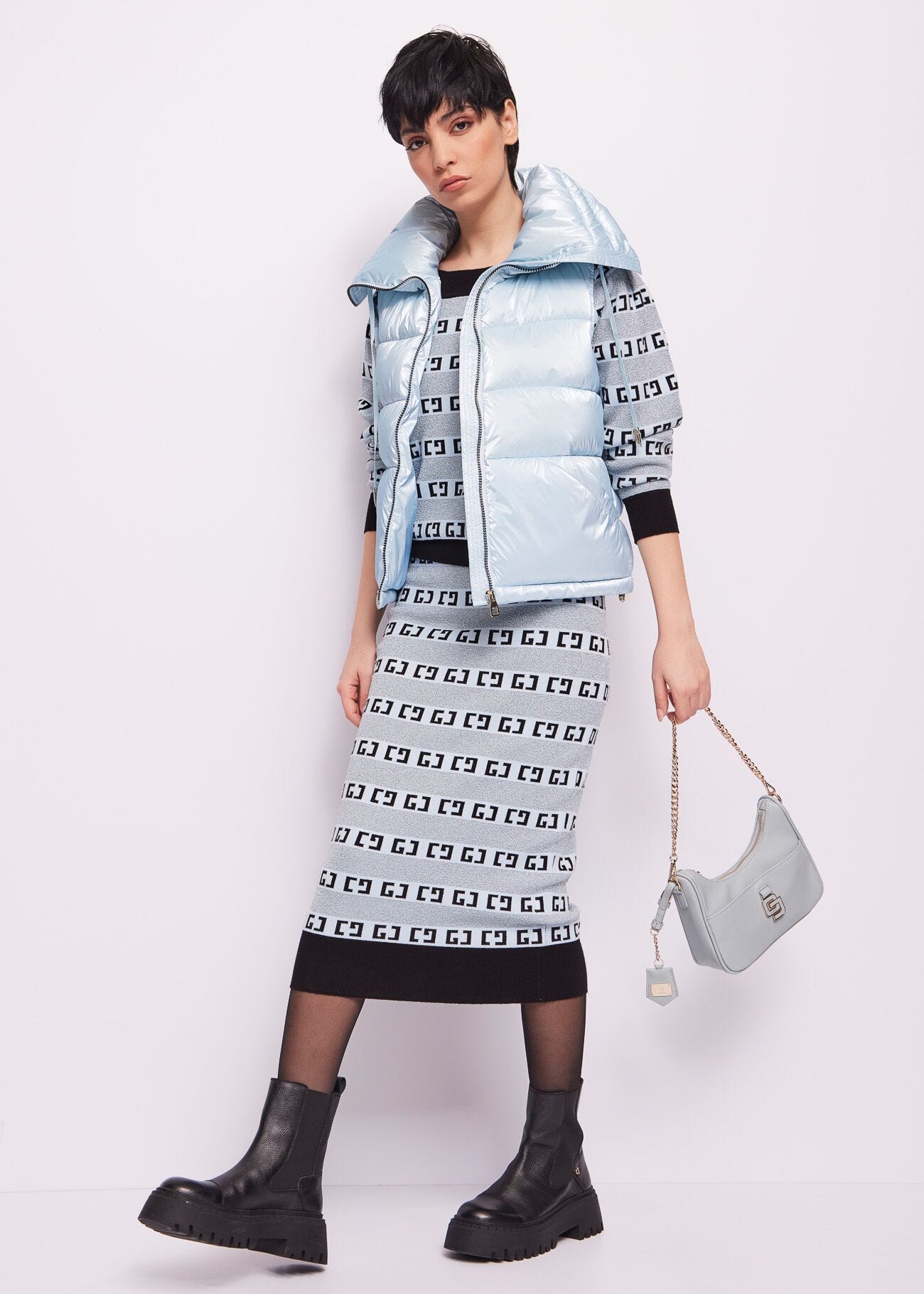 Light blue nylon added gilet