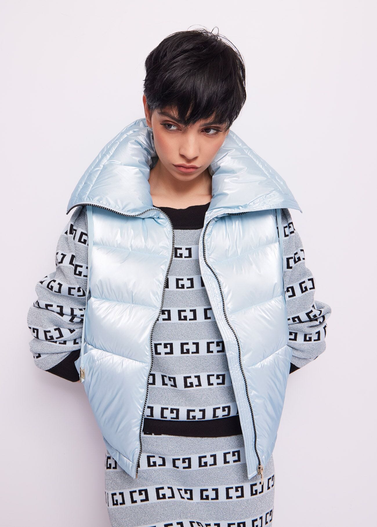 Light blue nylon added gilet