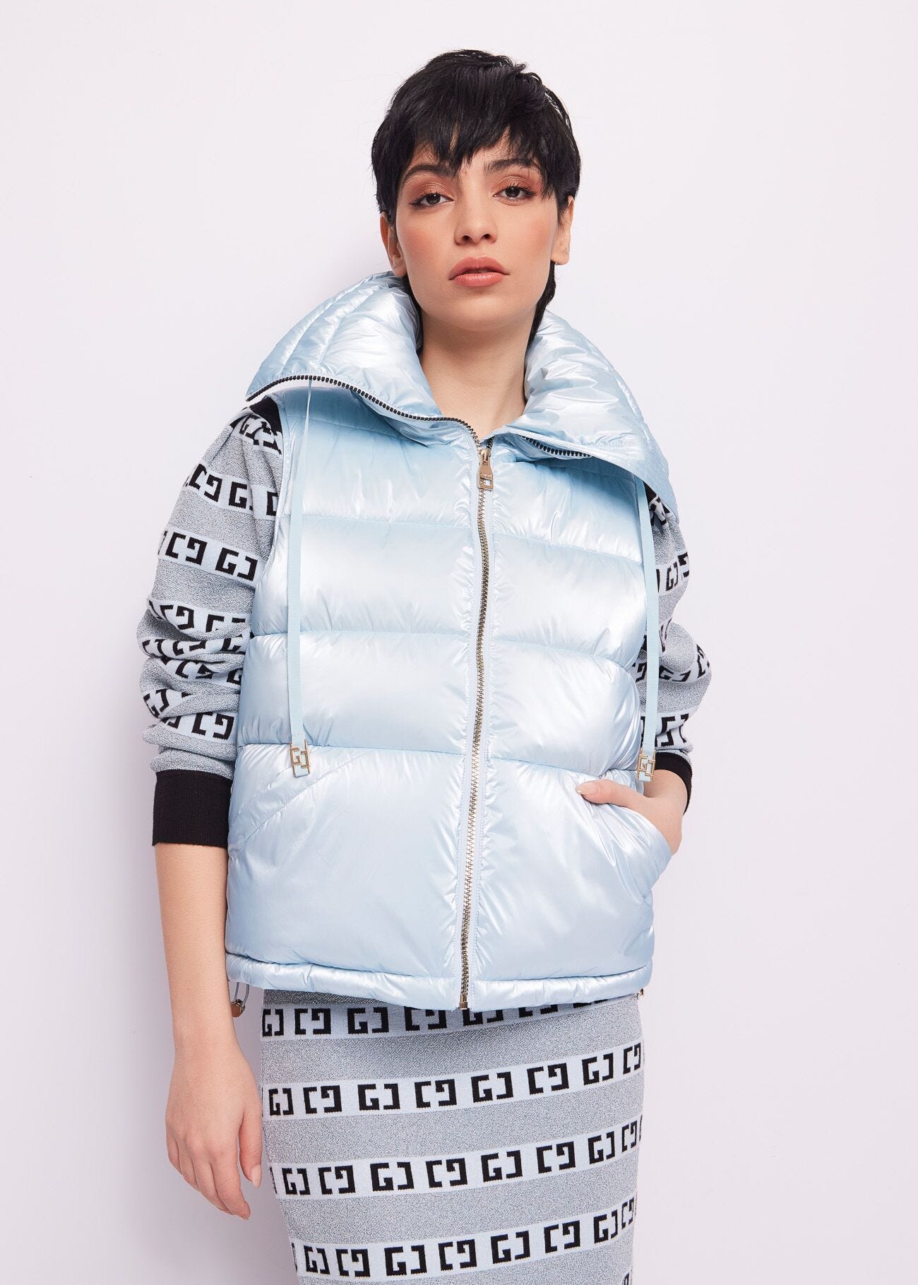 Light blue nylon added gilet