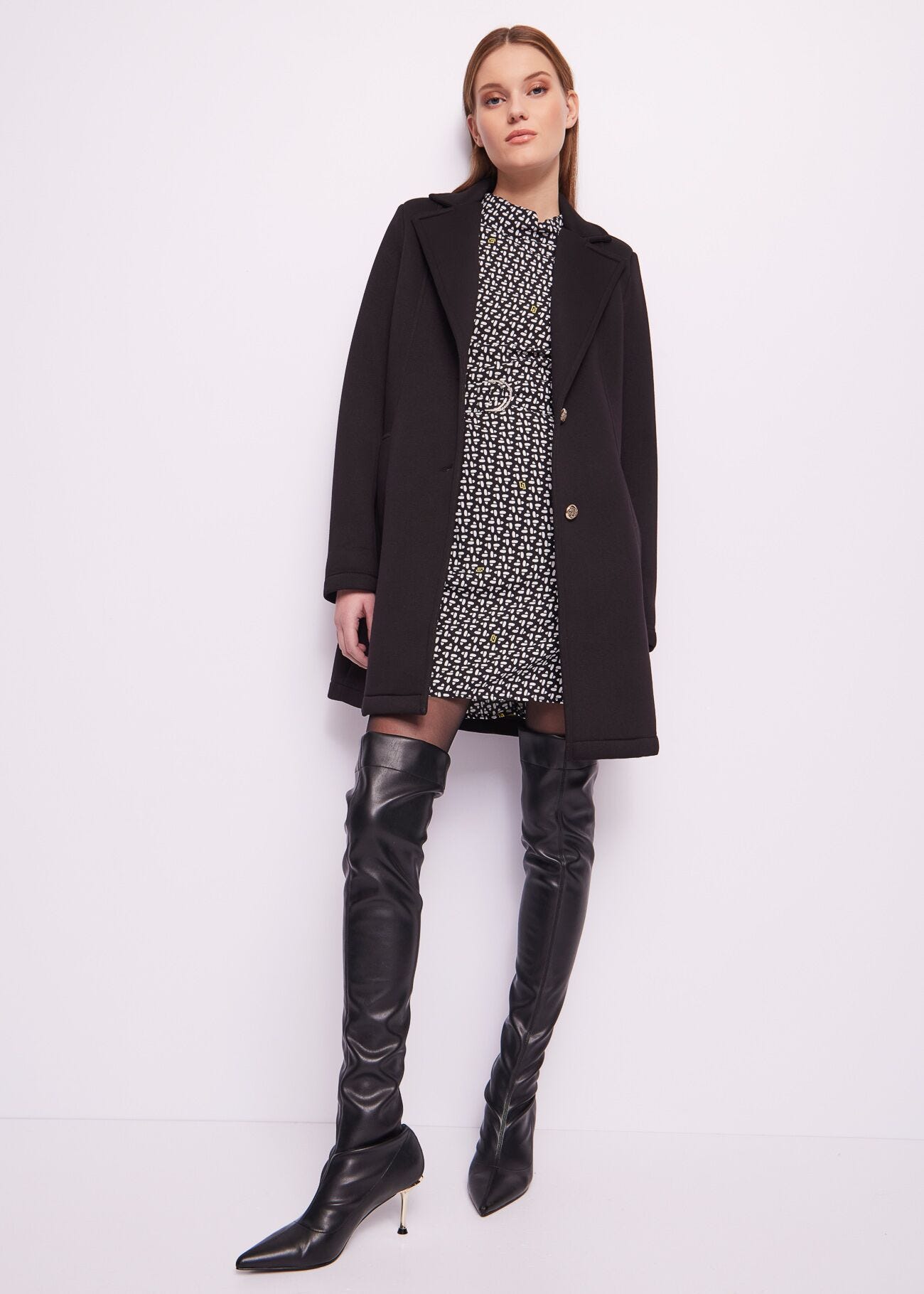 Cappotto nero in scuba