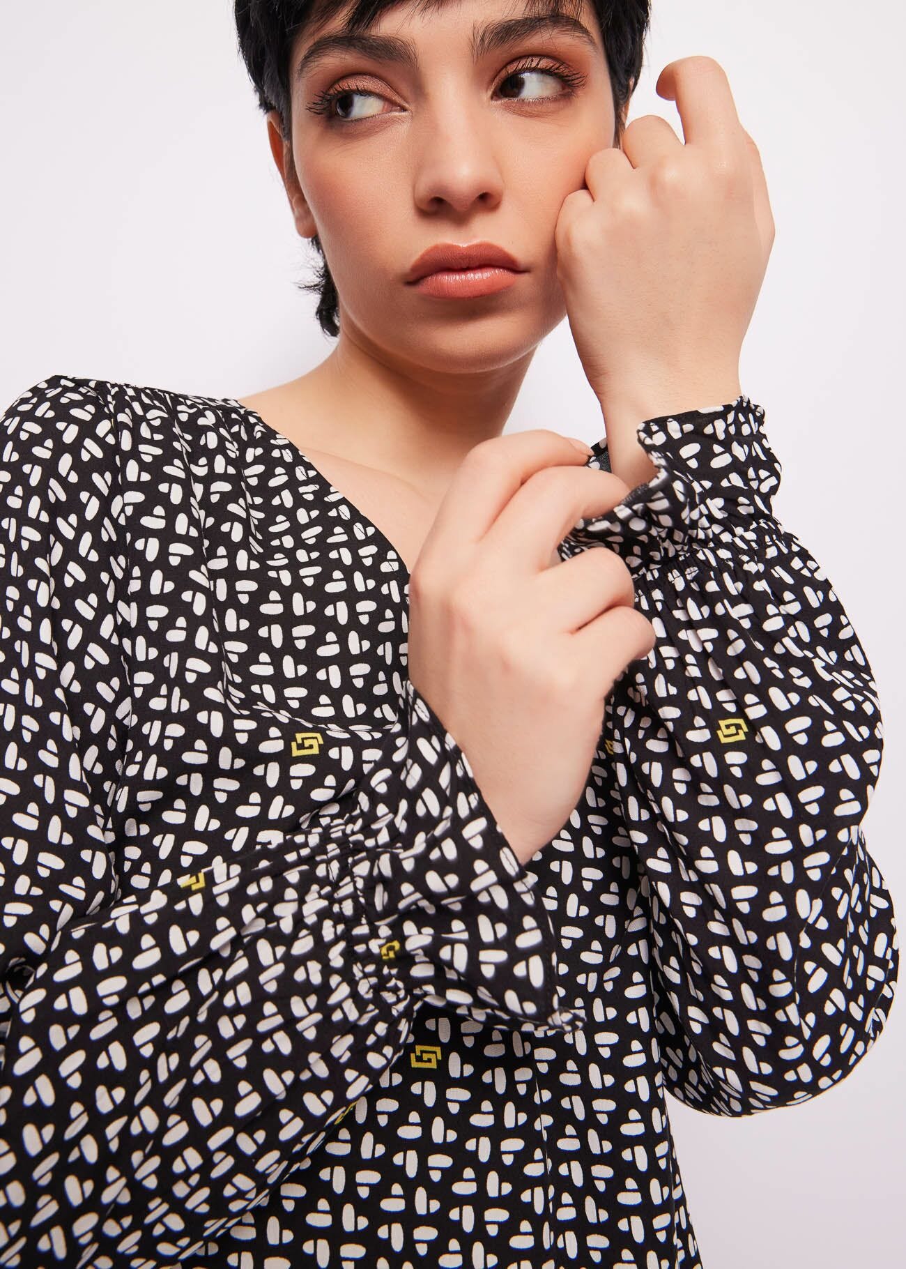 Blouse with heart print