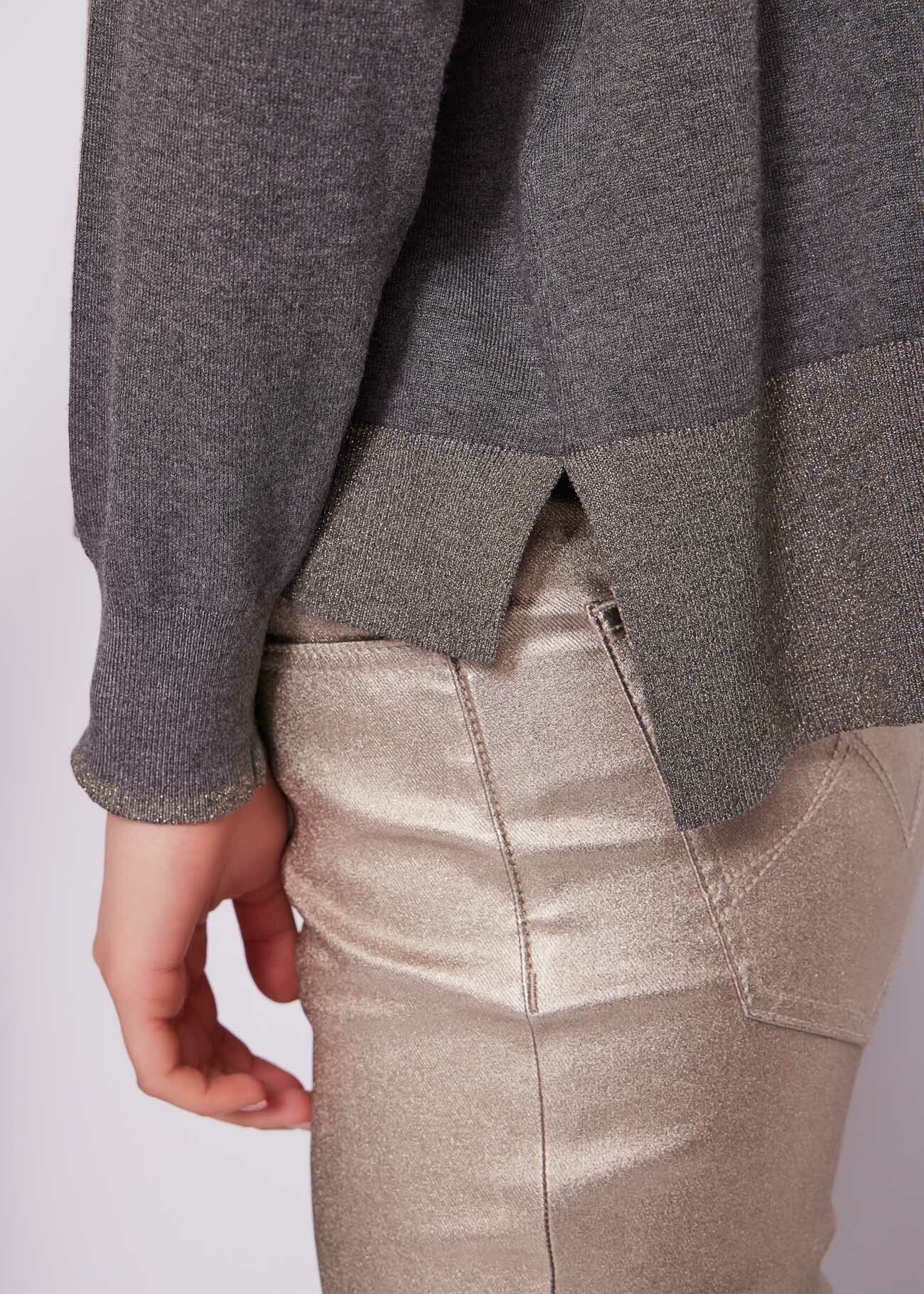 Maglia in filato grigio