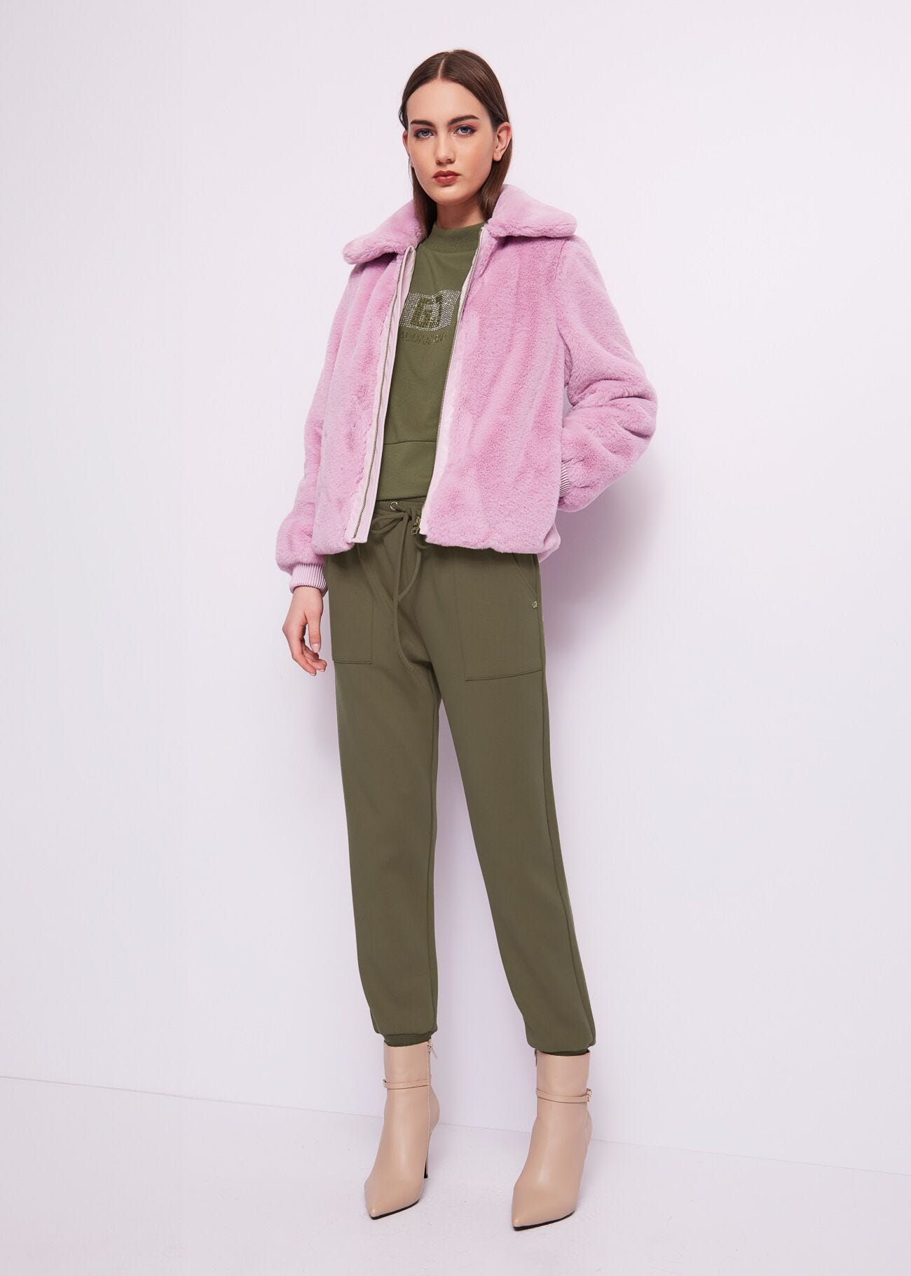 Sweat-shirt vert avec boutons