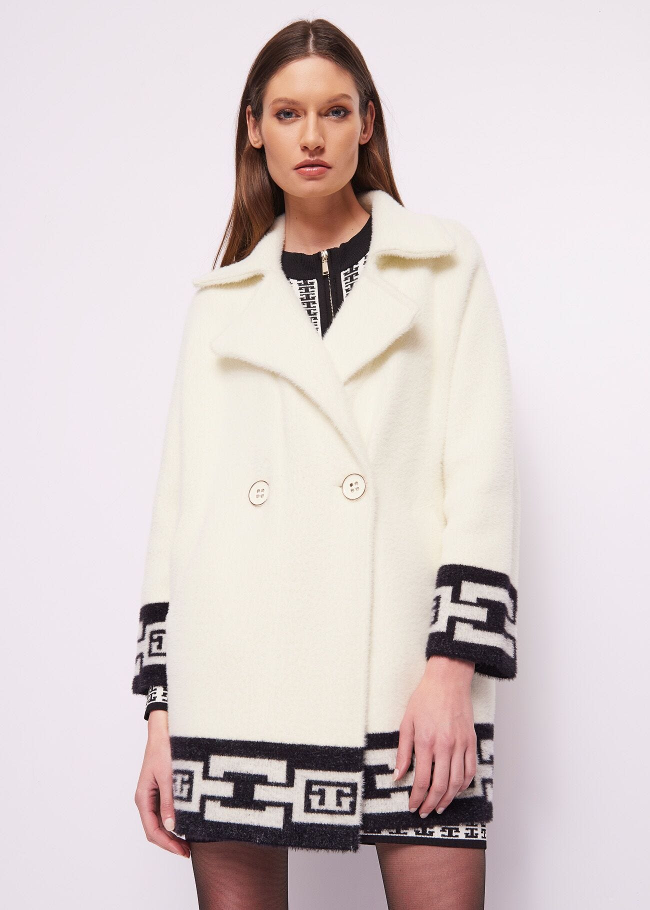 Knitted doublebreasted coat