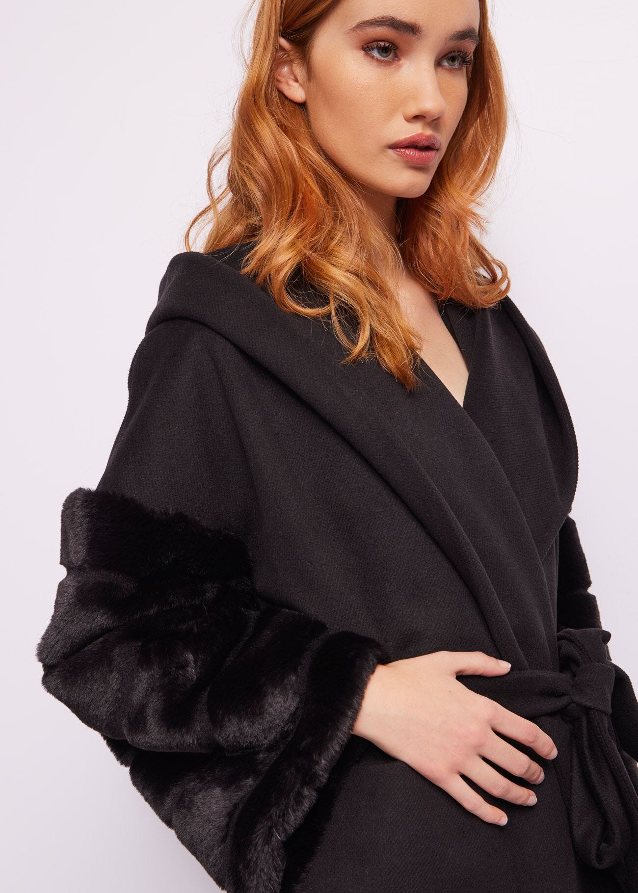 Manteau en drap avec fourrure synthétique