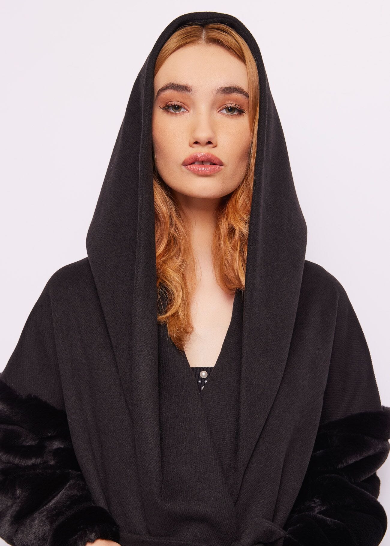 Manteau en drap avec fourrure synthétique