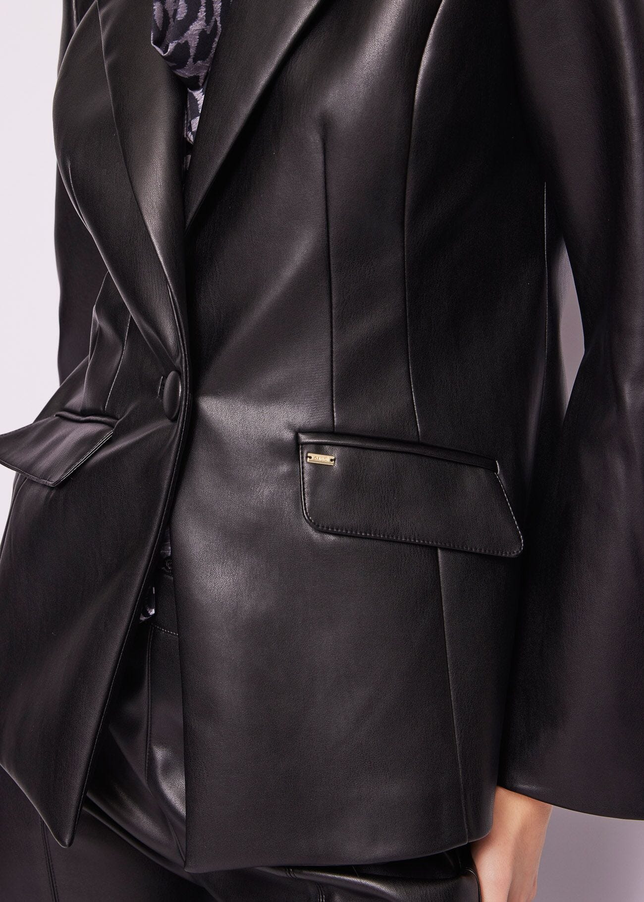 Blazer nero in similpelle