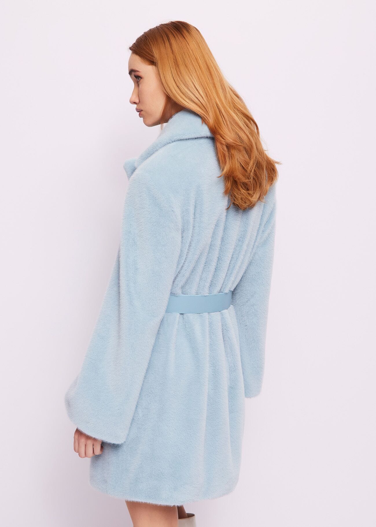Manteau en fourrure synthétique  bleu ciel