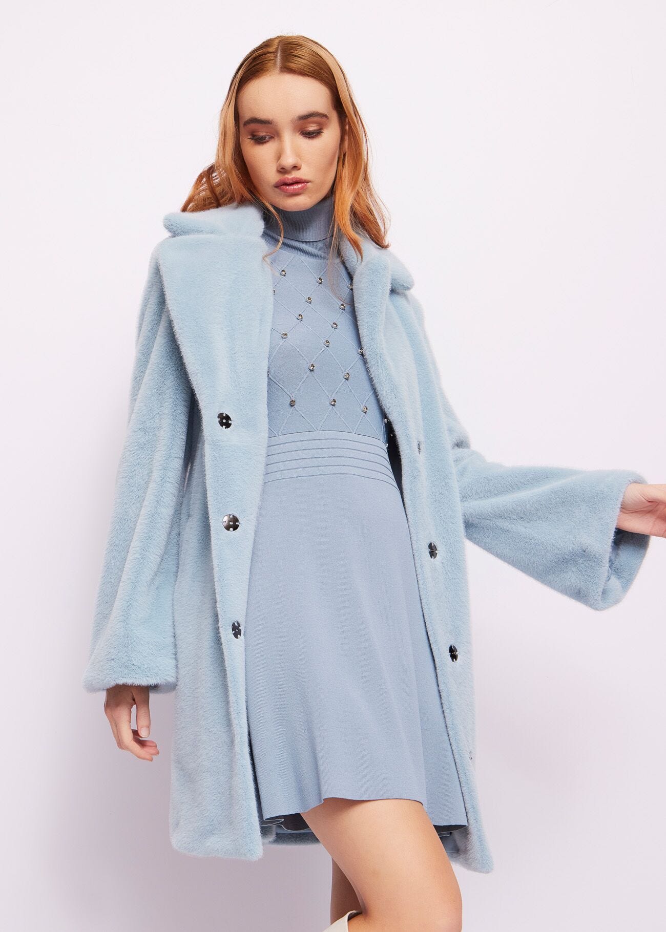 Manteau en fourrure synthétique  bleu ciel