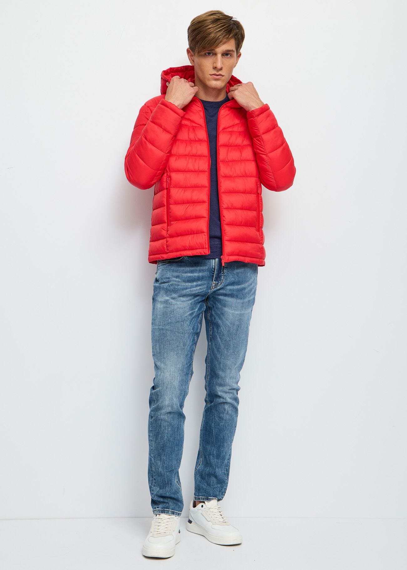 Plumífero rojo de nailon acolchado con pespunte