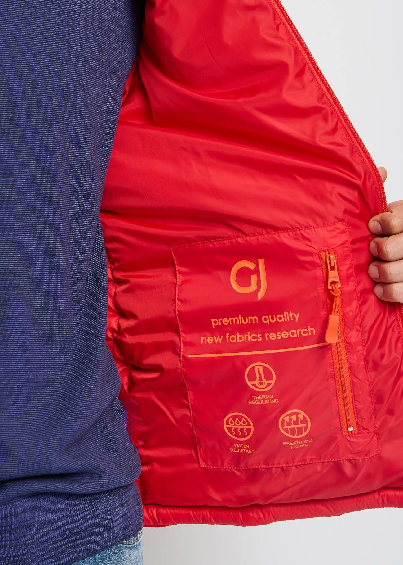 Plumífero rojo de nailon acolchado con pespunte