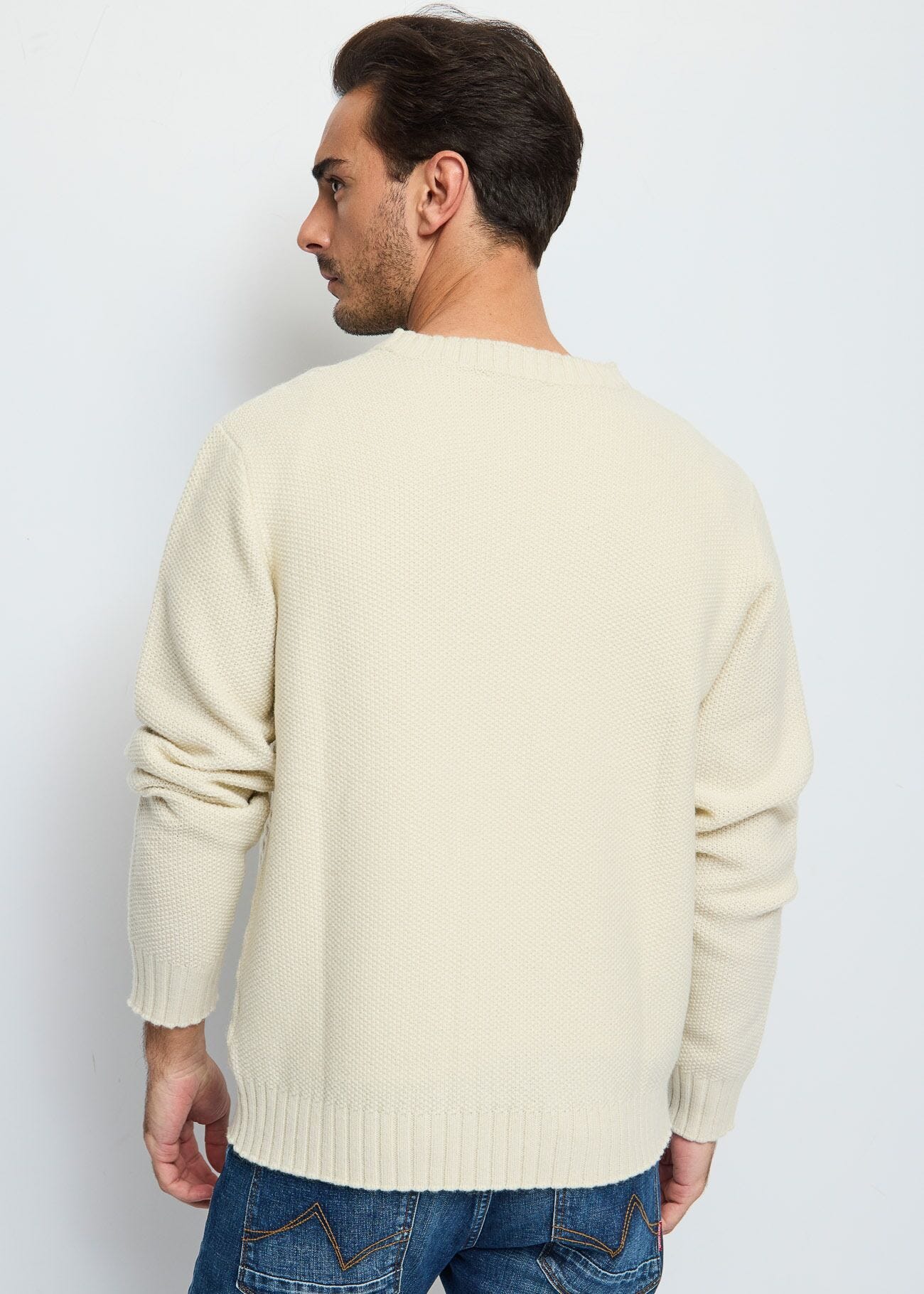 Pull blanc en laine mélangée
