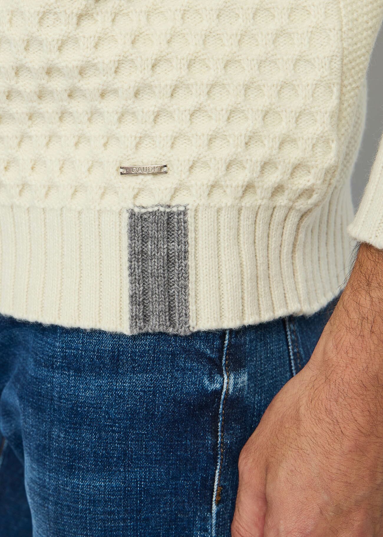Pull blanc en laine mélangée