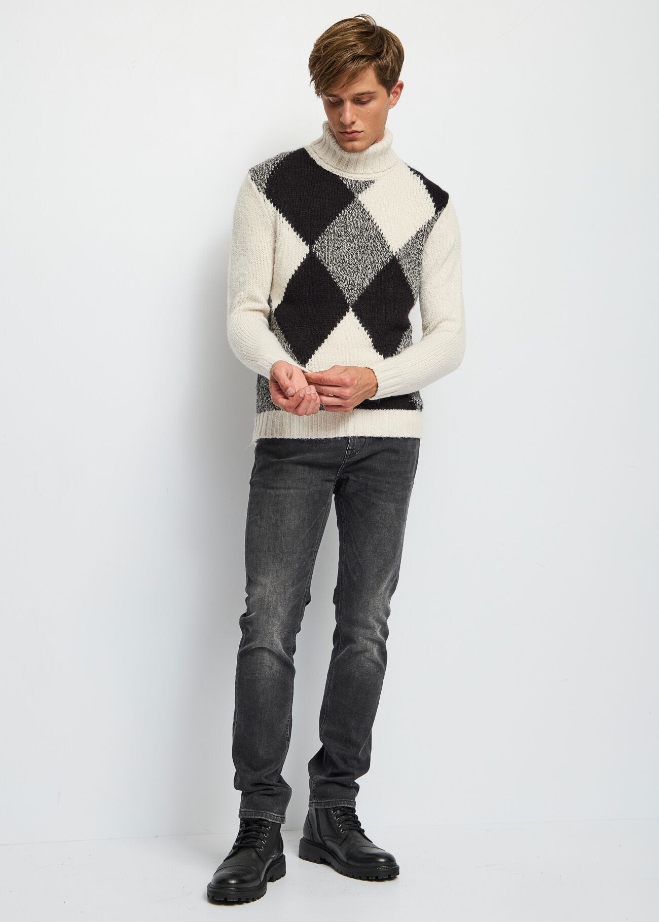 Turtle neck jumper in wool blend