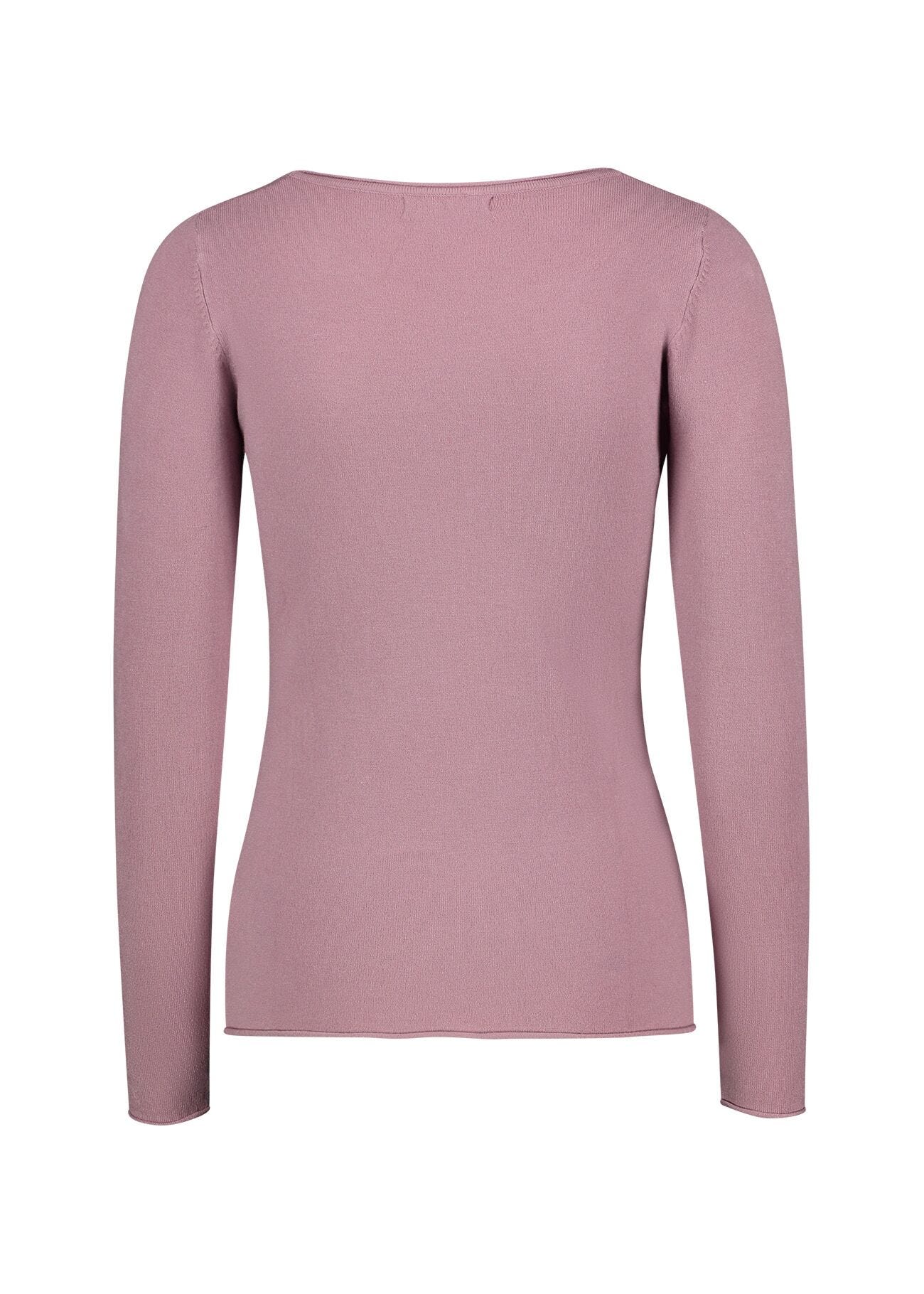 Long-sleeved neckline shirt