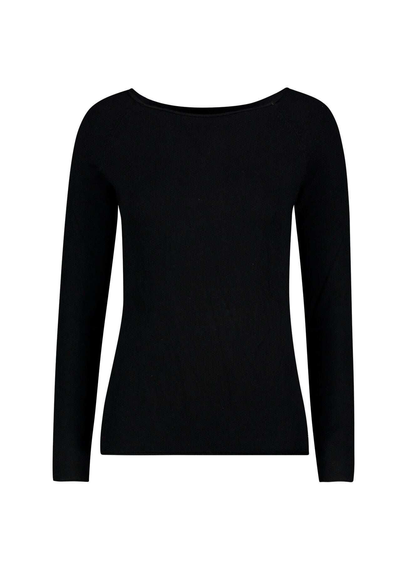 Long-sleeved neckline shirt
