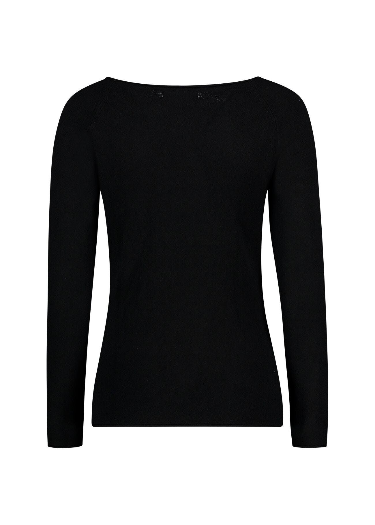Long-sleeved neckline shirt