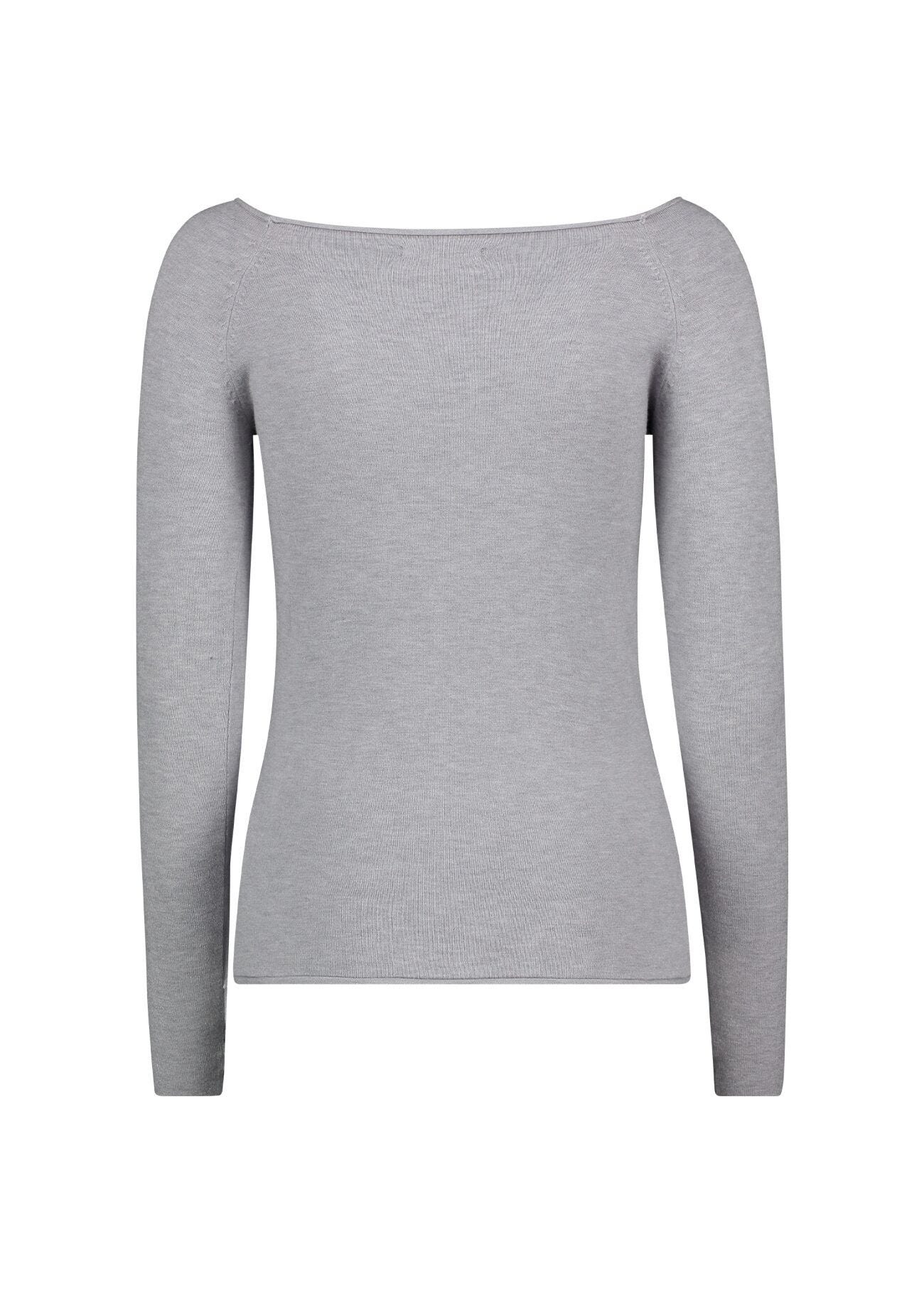 Long-sleeved neckline shirt
