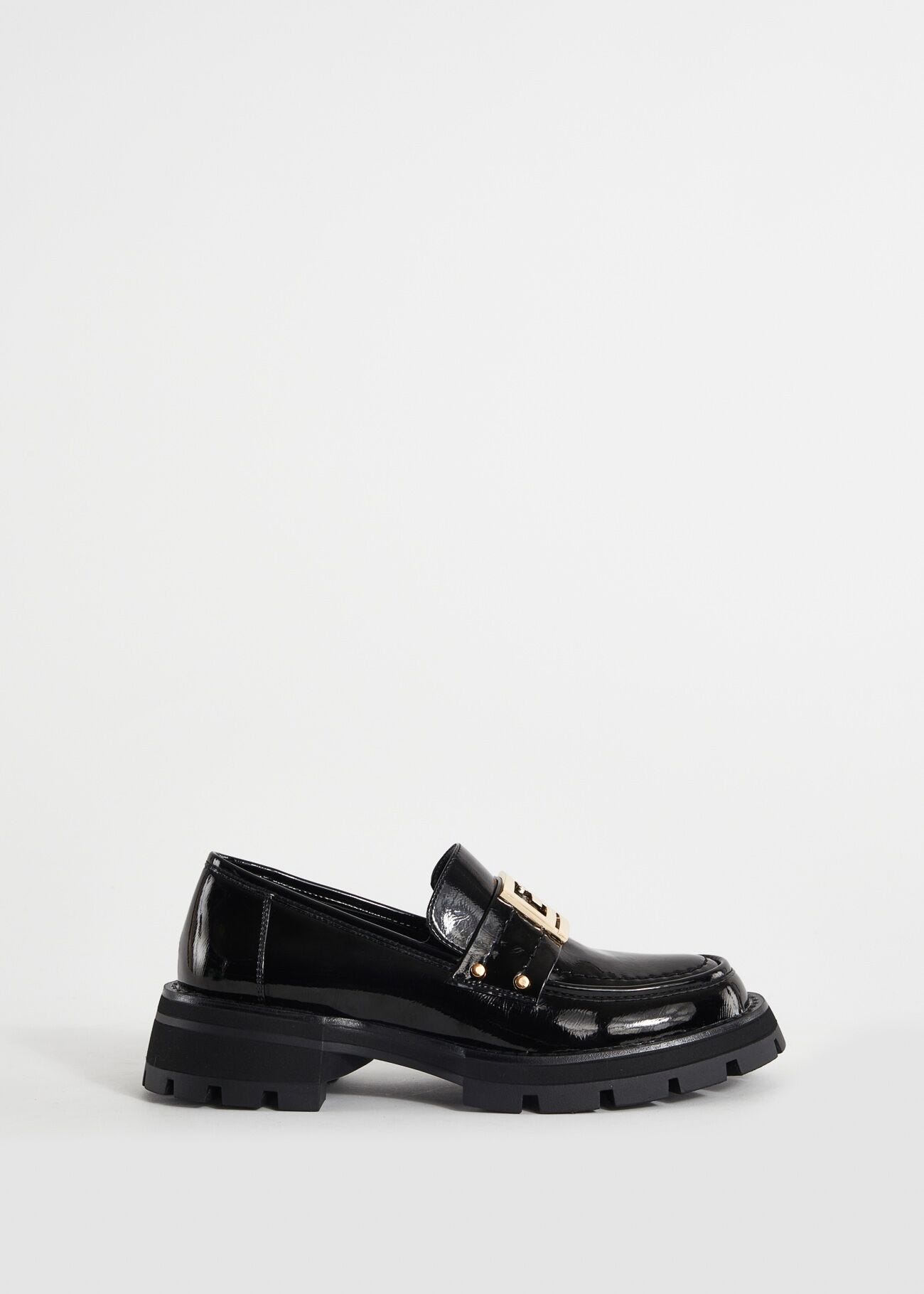 Patentleather loafers with studs