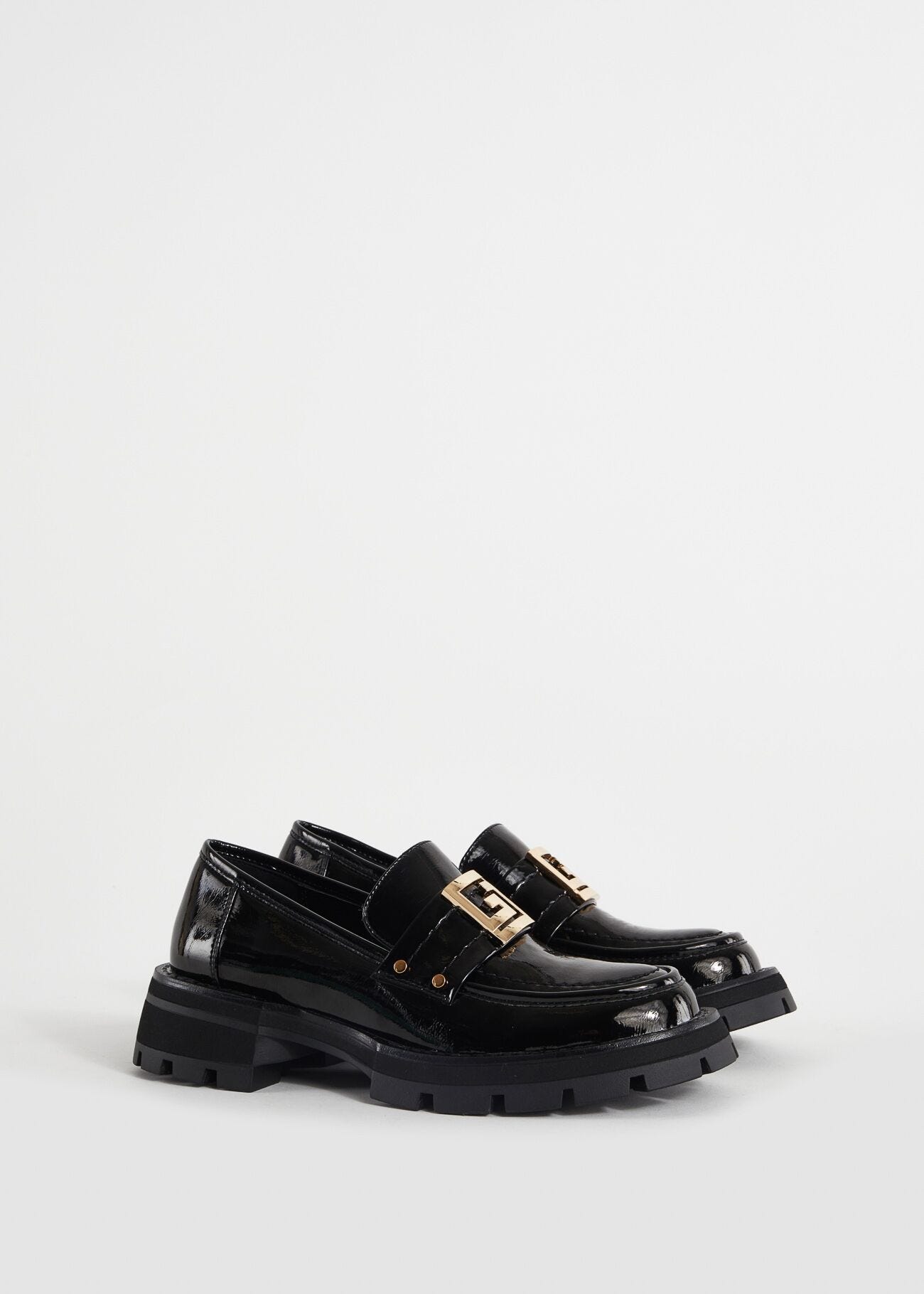 Patentleather loafers with studs