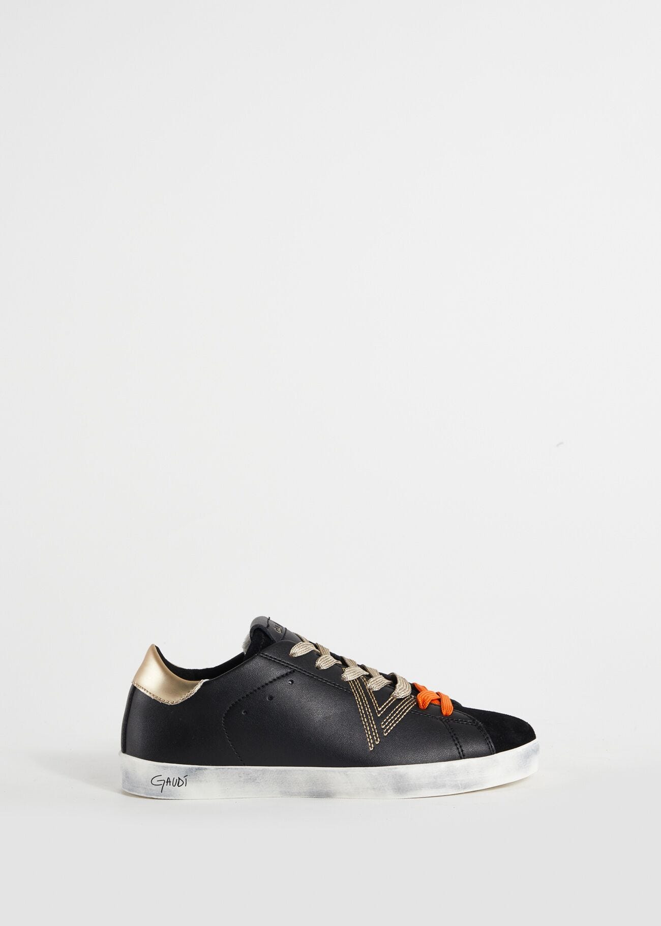 Baskets en cuir