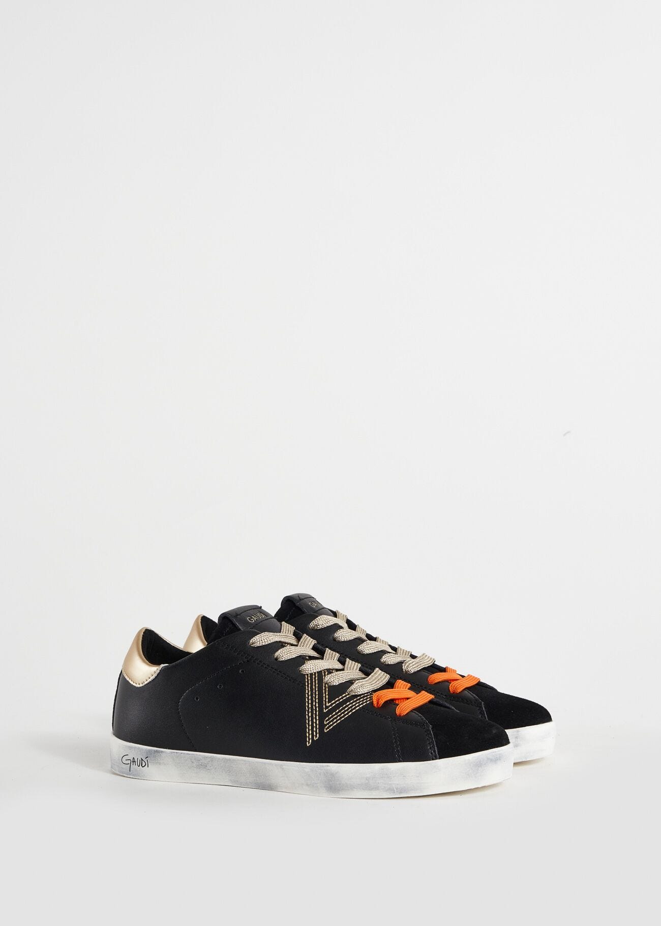 Baskets en cuir