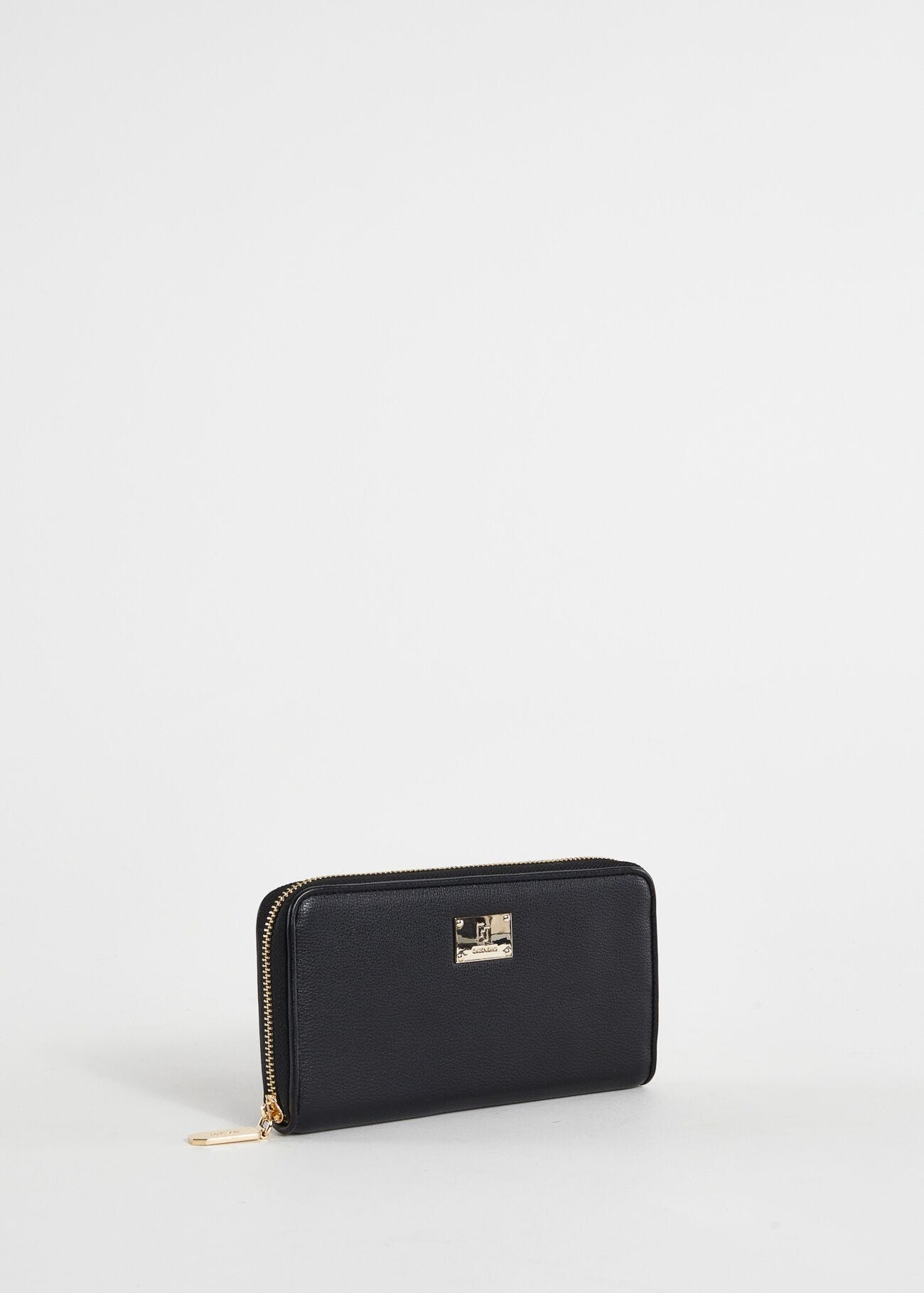 Cartera negra de piel sintética