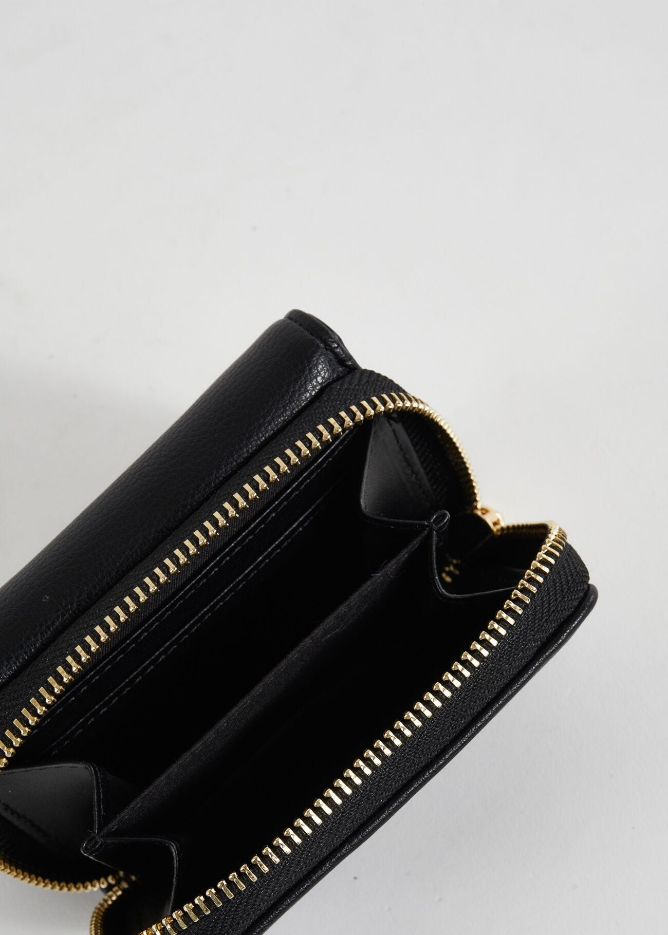 Mini portafoglio nero con patta