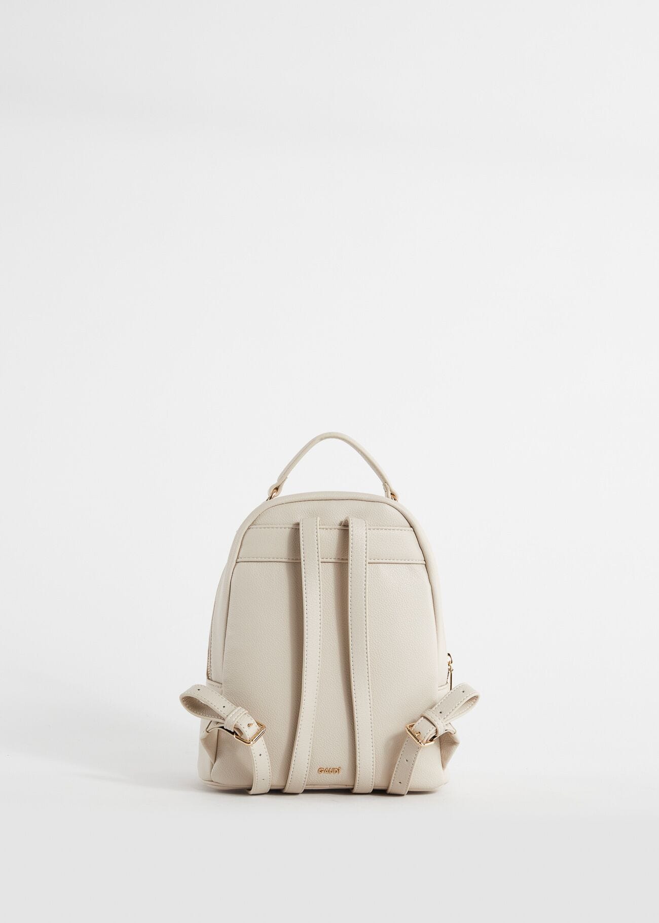 Mochila blanca con tachuelas
