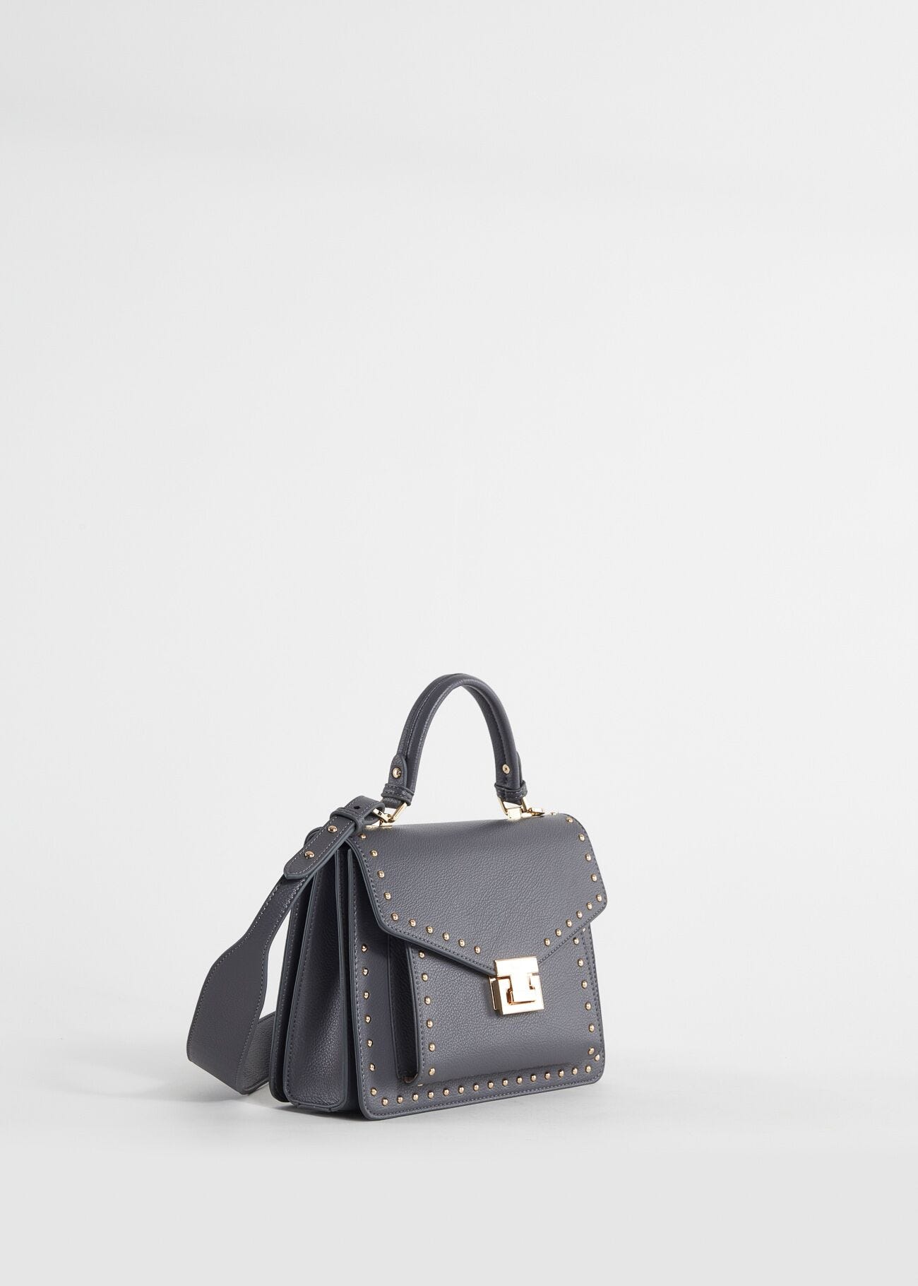 Sac à main gris avec clous
