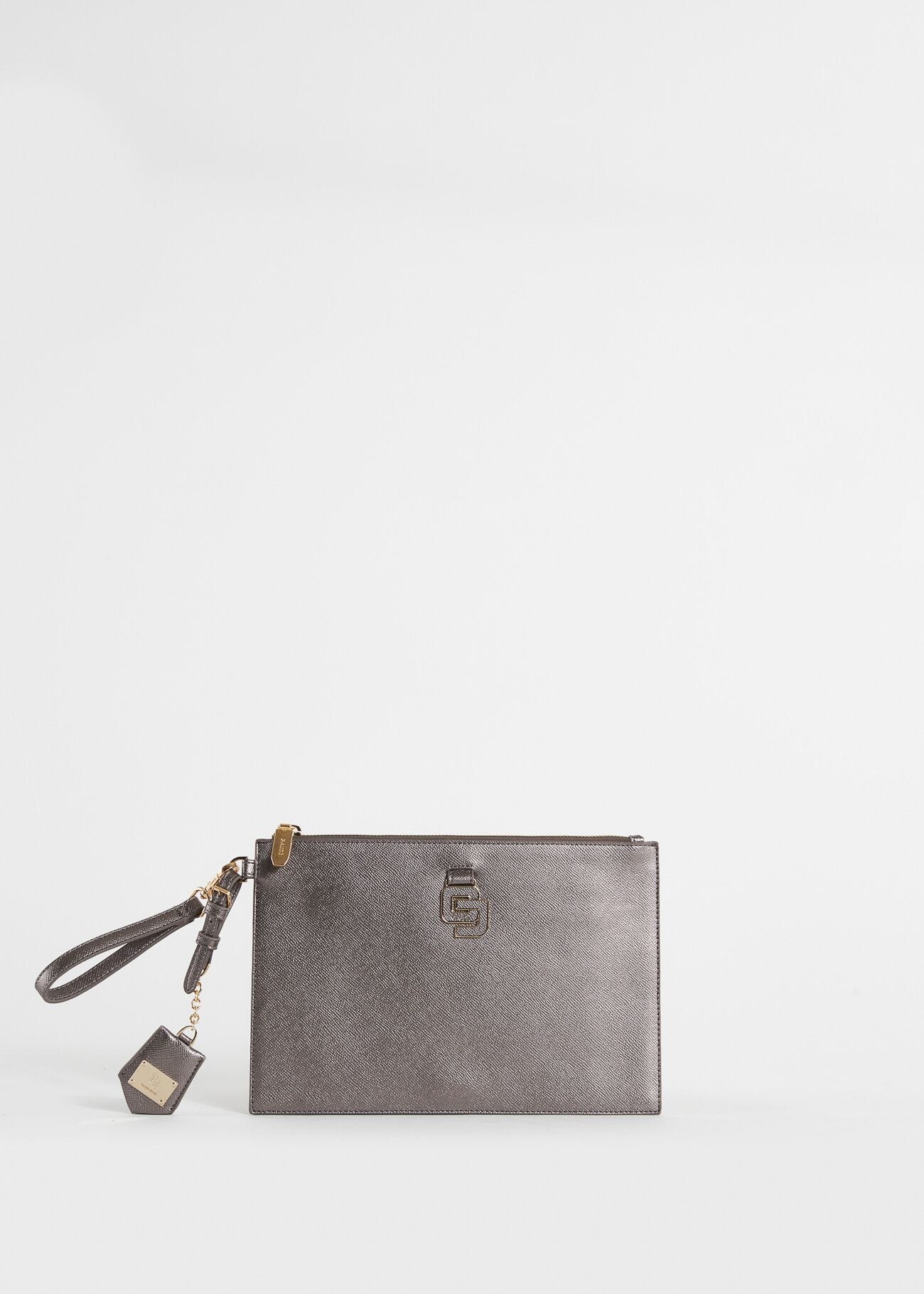 Cartera de mano laminada con colgante