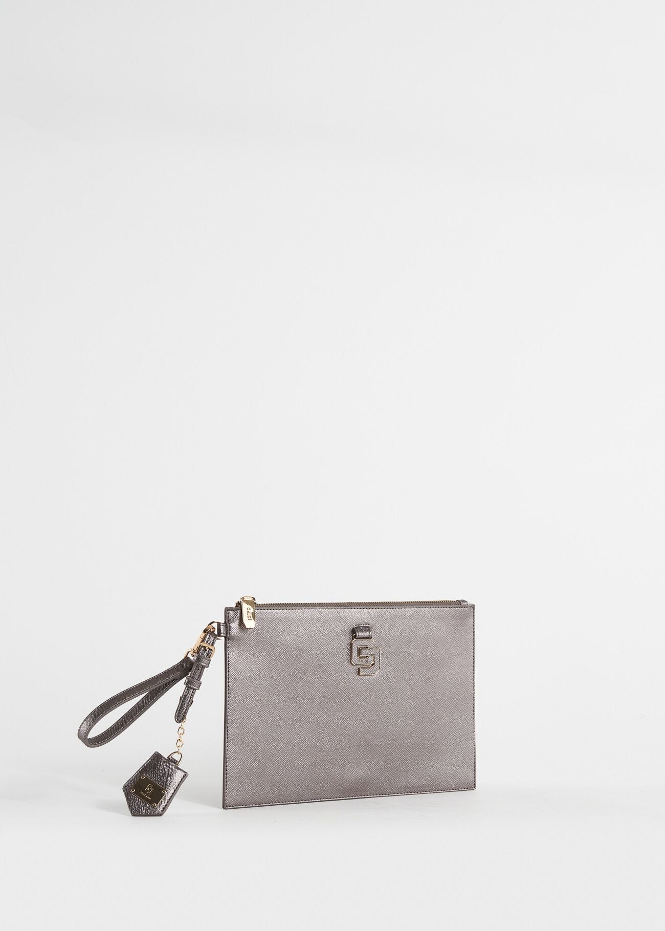 Cartera de mano laminada con colgante