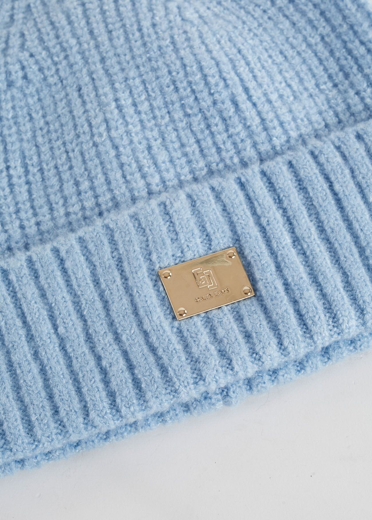 Berretto beanie azzurro in maglia