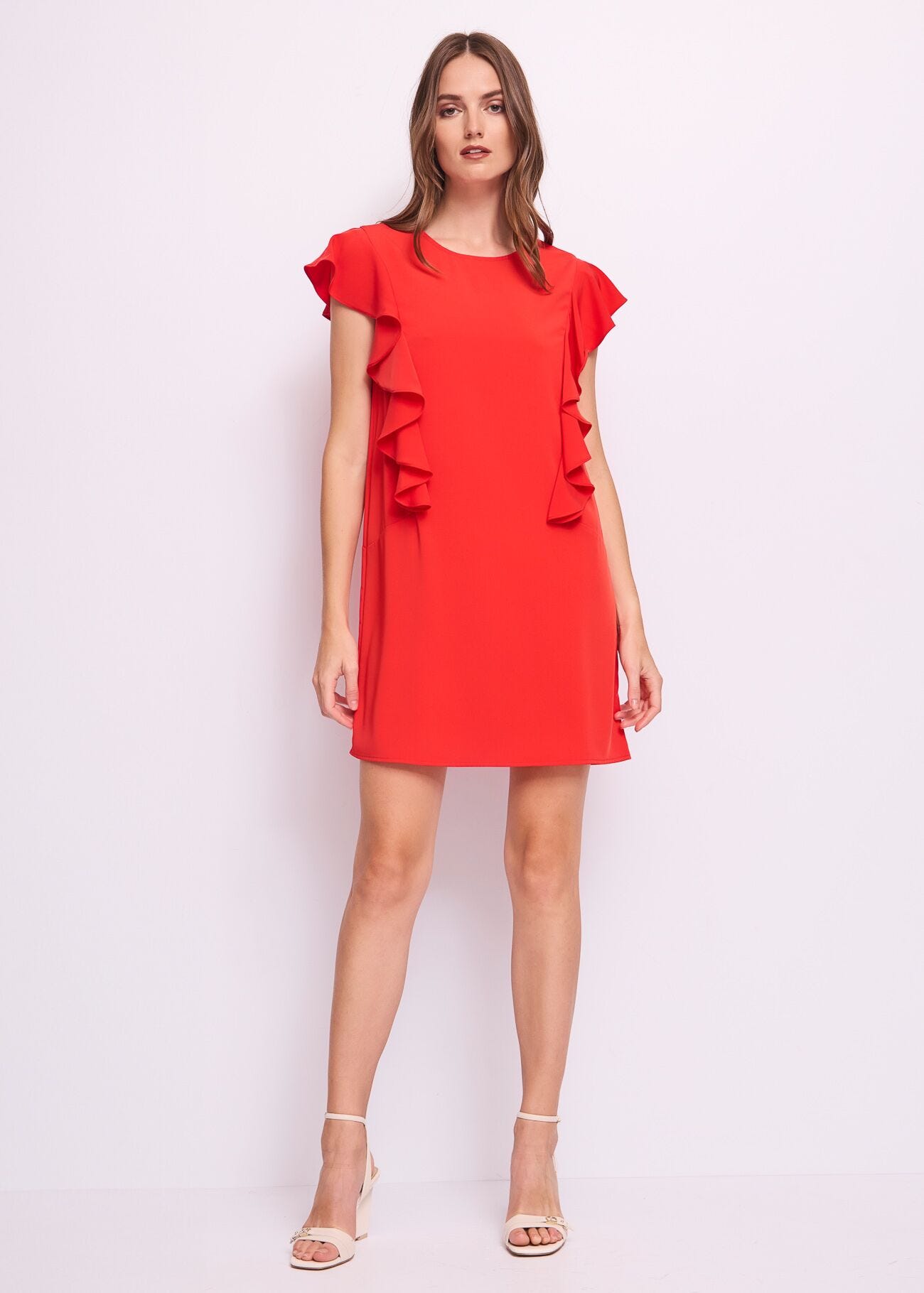 Abito giallo da donna con rouches