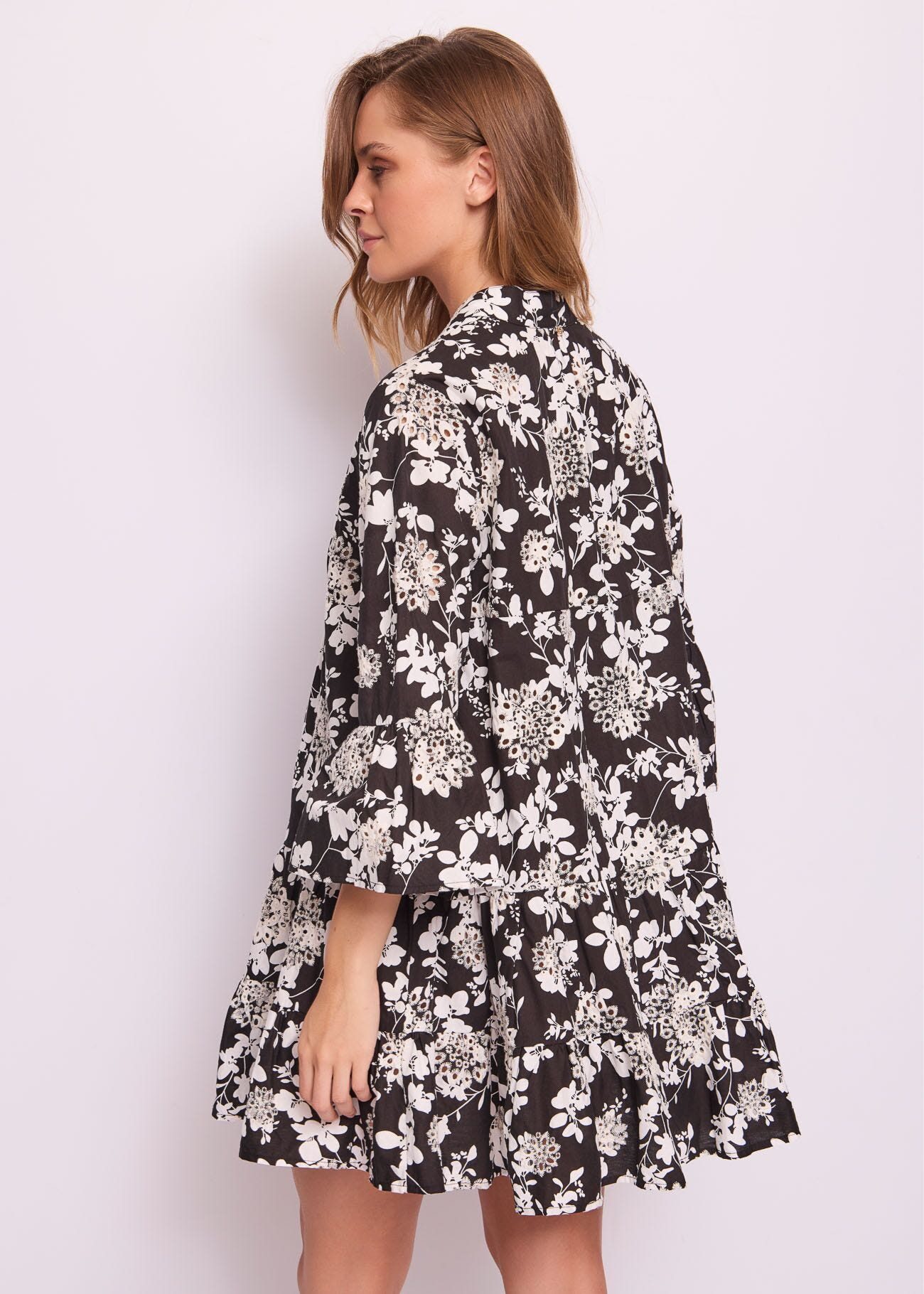 Abito da donna con bottoni