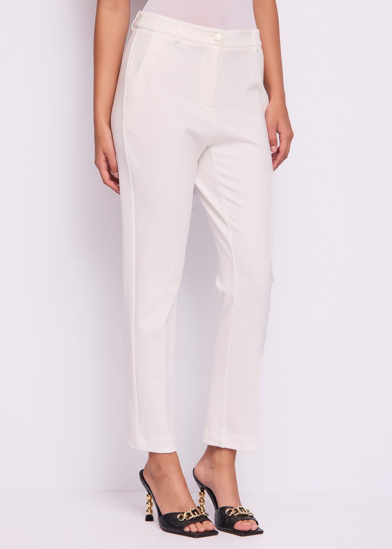 Pantaloni bianchi da donna con piega