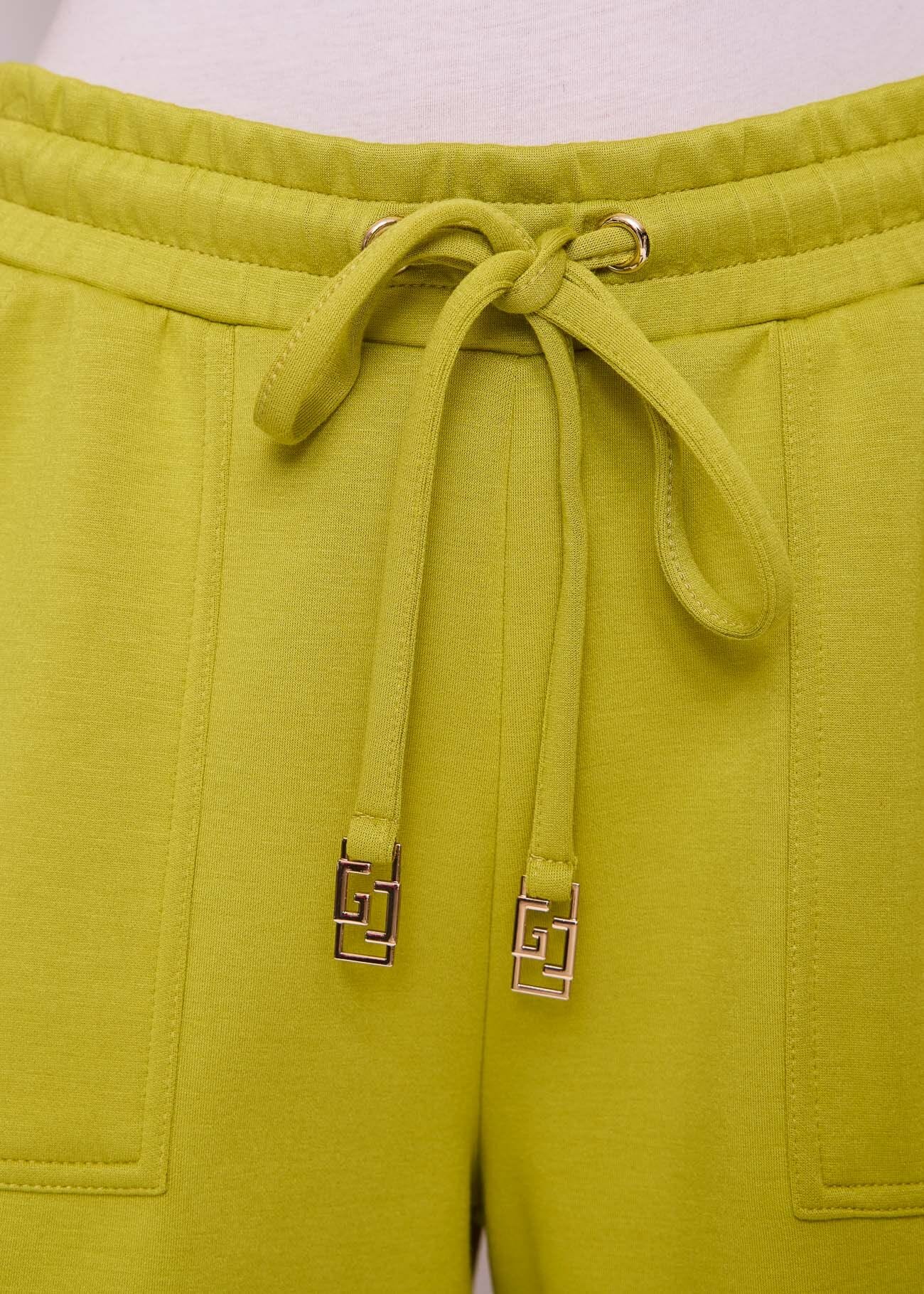 Shorts verde da donna con coulisse logata