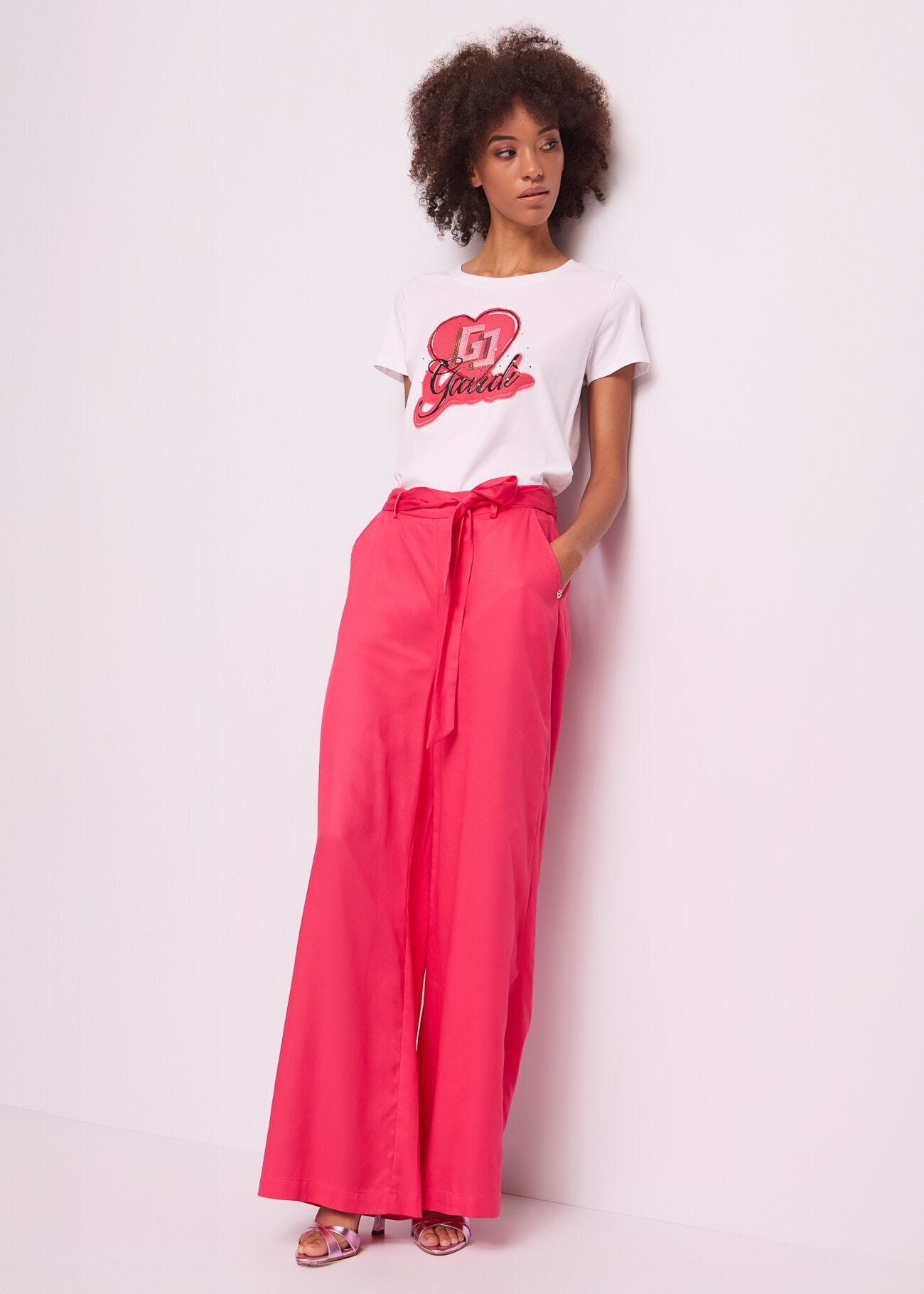 Pantaloni da donna rossi con tasche