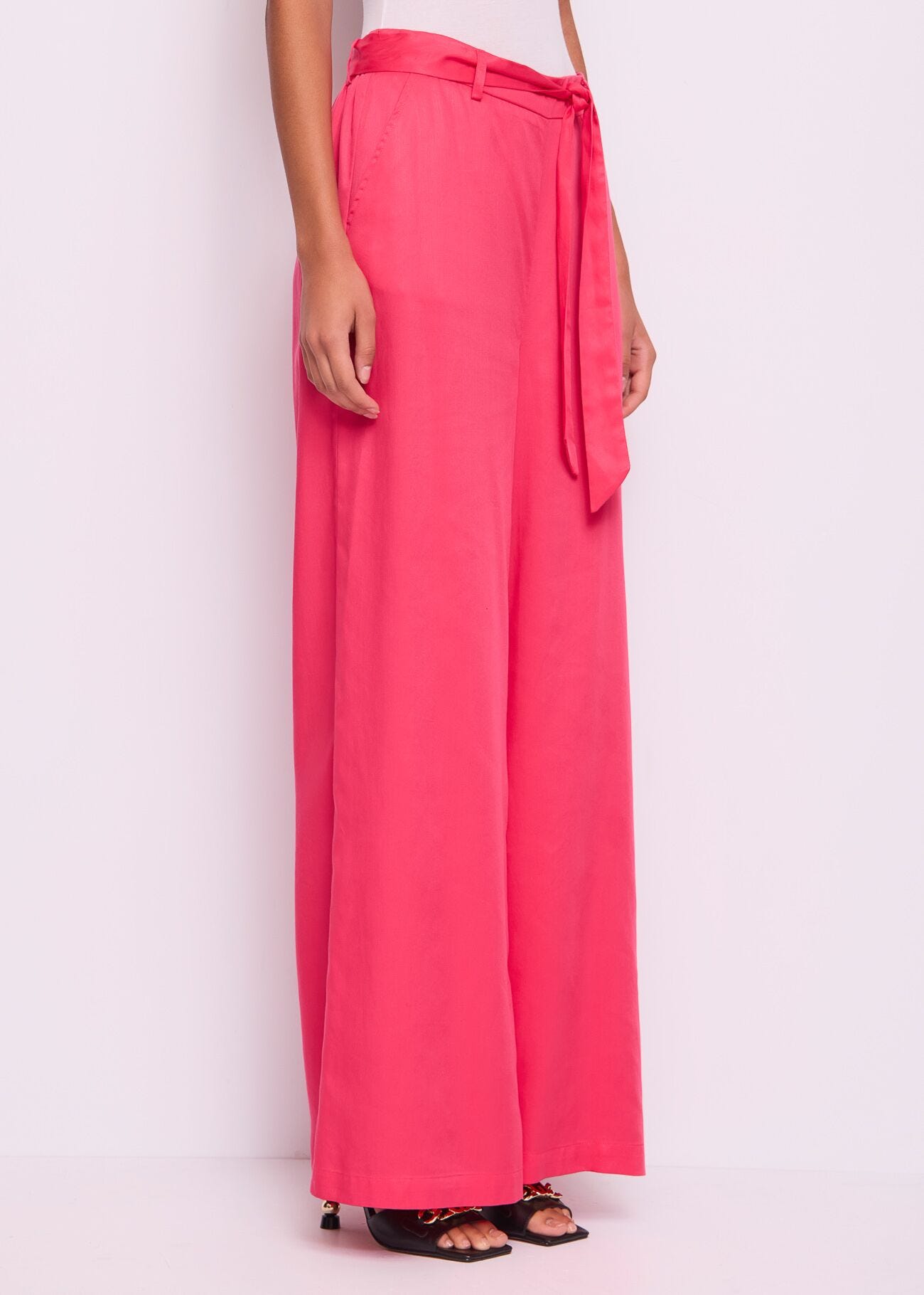 Pantaloni da donna rossi con tasche