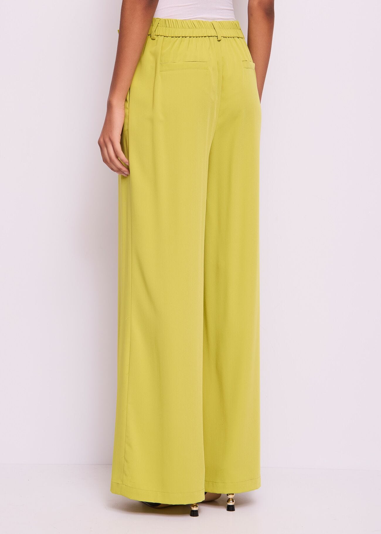 Pantaloni da donna verdi con pinces