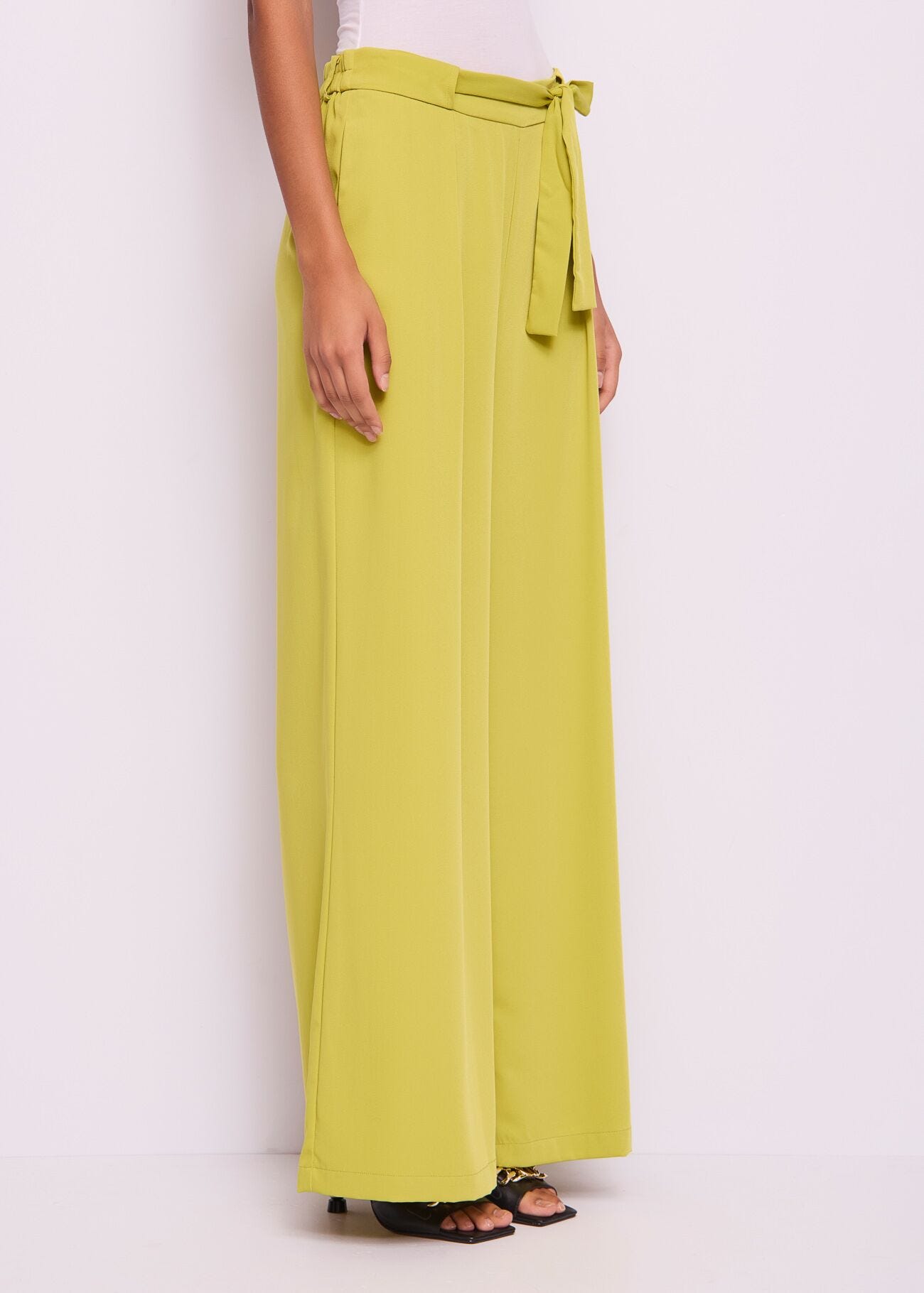 Pantaloni da donna verdi con pinces