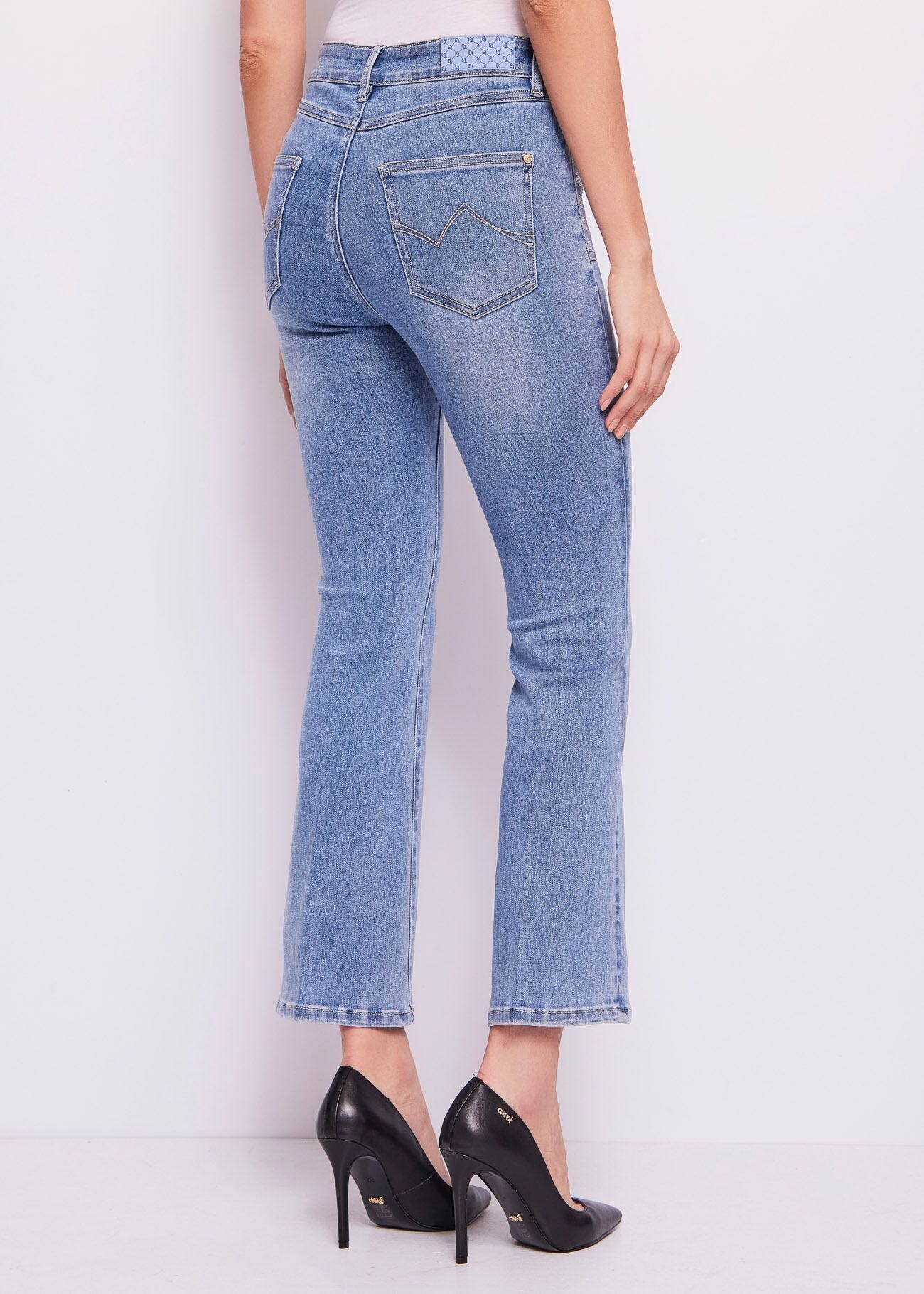 Vaqueros acampanados cropped en algodón para mujer