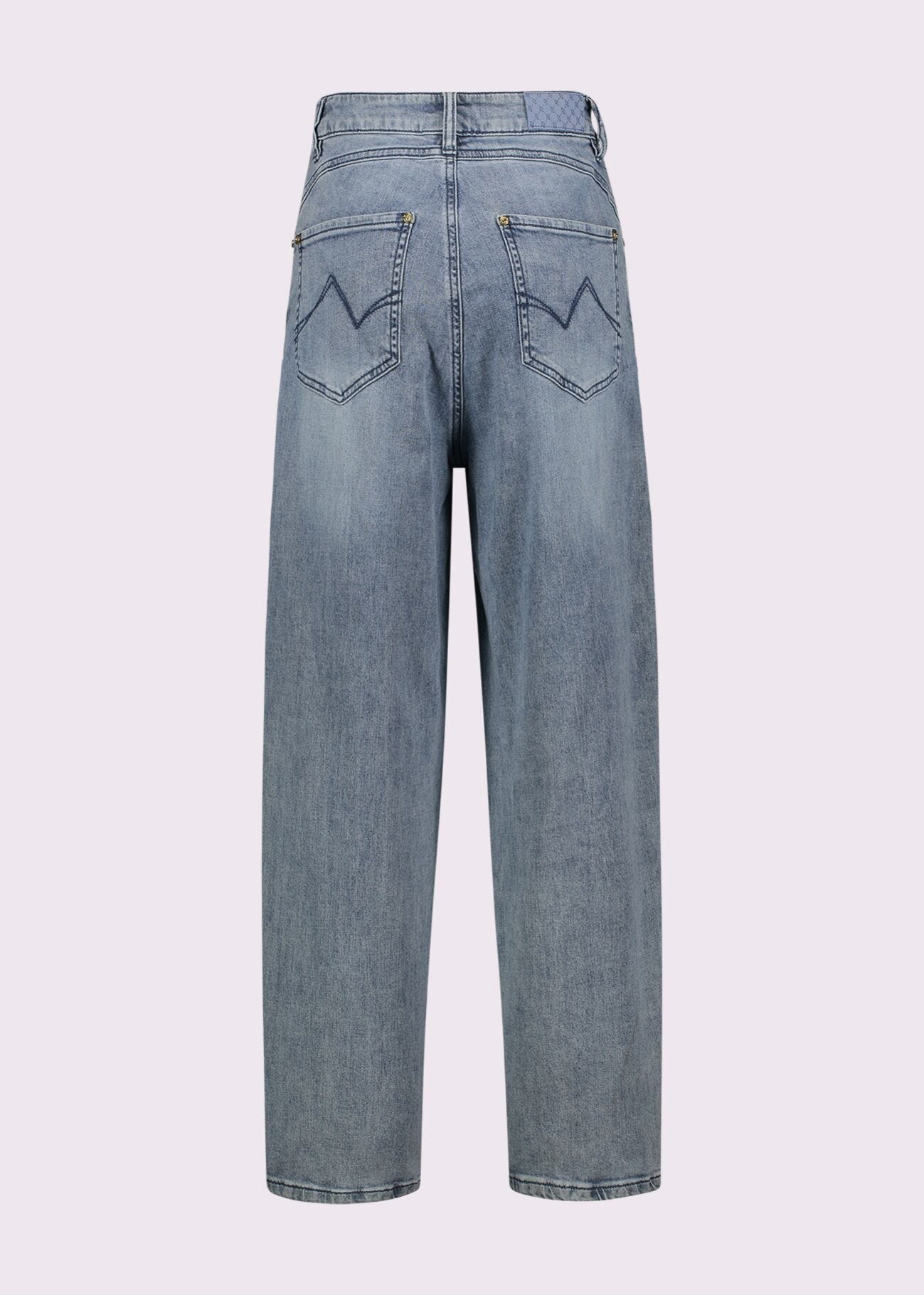 Women's carrot-fit jeans