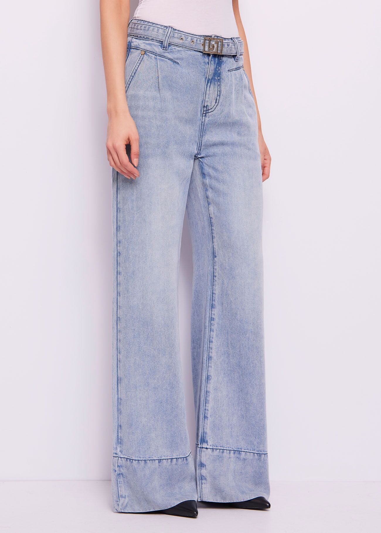 Women's palazzo jeans with belt