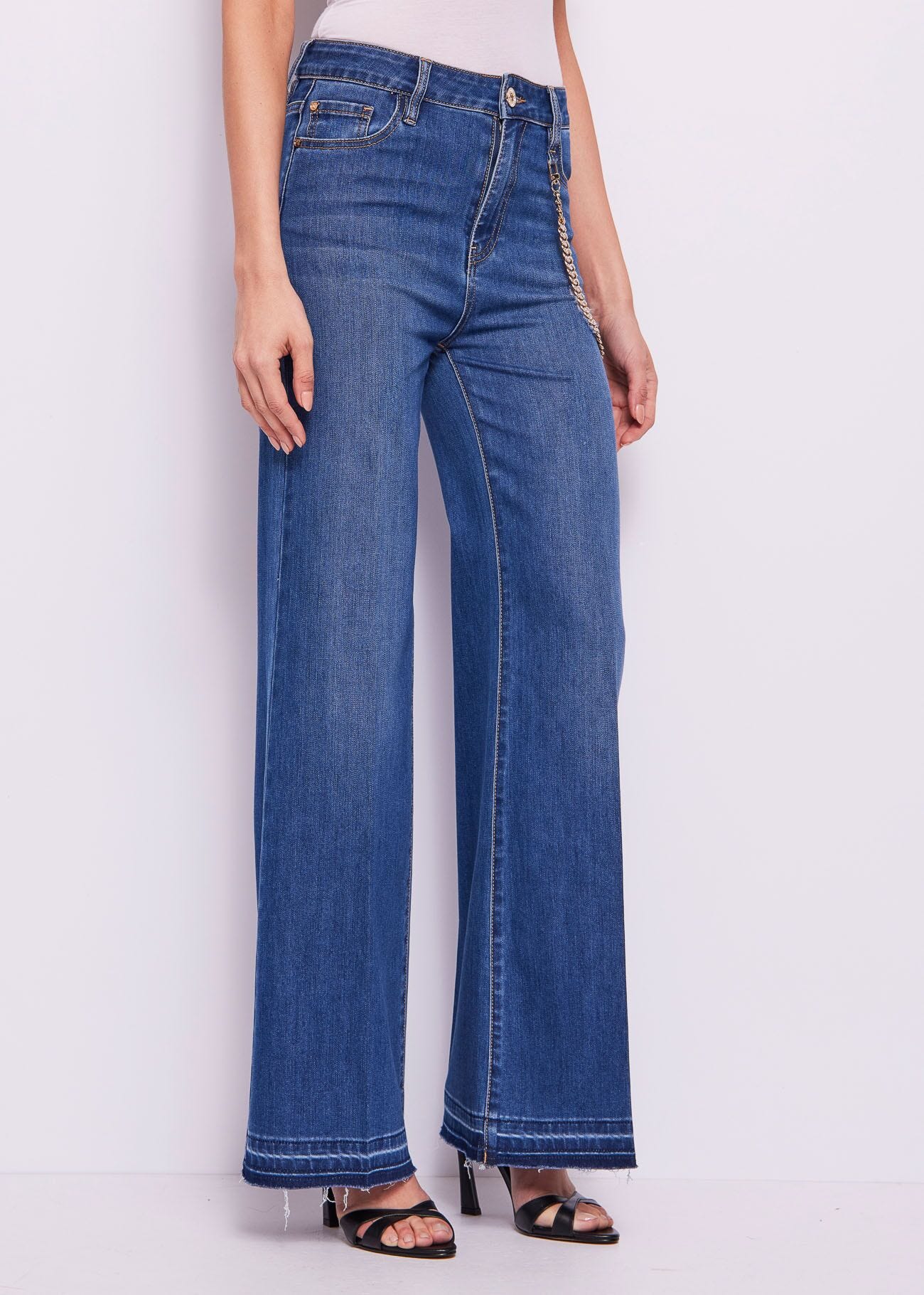 Jeans da donna flare bootcut con dettagli destroyed