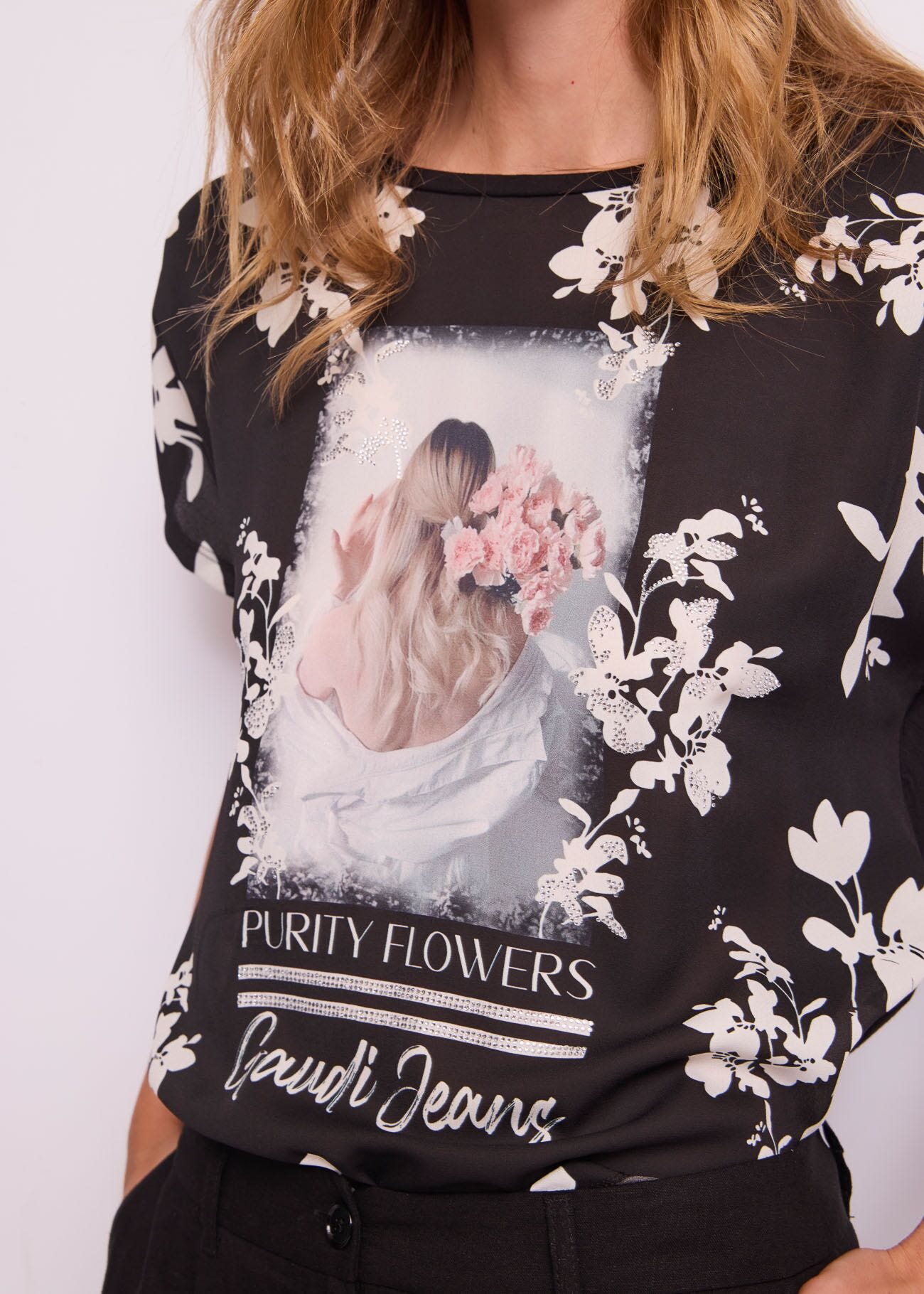 T-shirt donna nera con strass