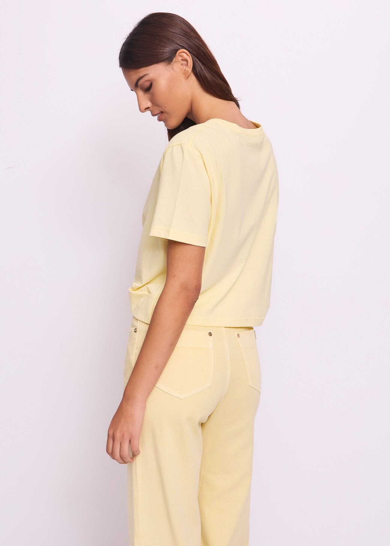 Camiseta amarilla de algodón para mujer