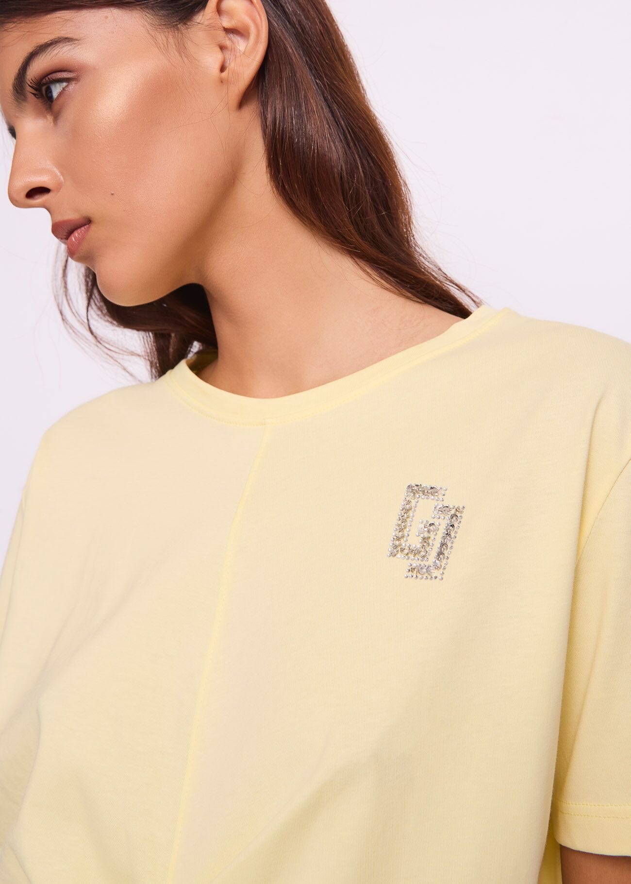Camiseta amarilla de algodón para mujer