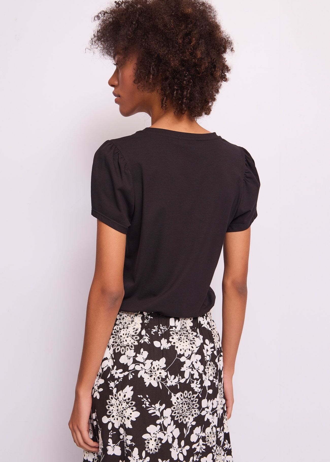 T-shirt noir en coton pour femme