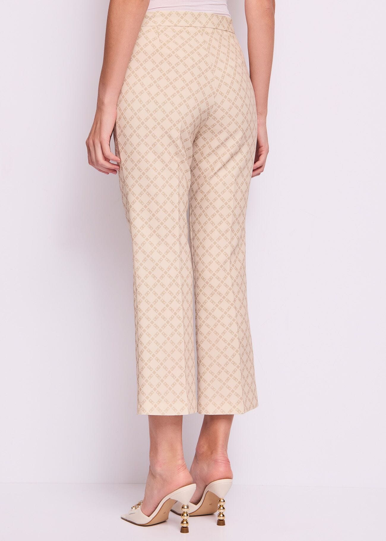 Pantaloni da donna con piega